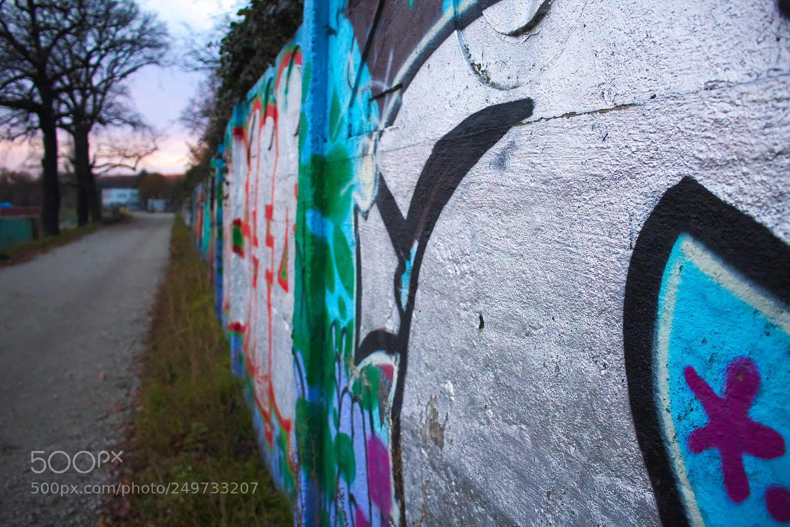 Canon EOS 750D (EOS Rebel T6i / EOS Kiss X8i) sample photo. Colorful wall photography