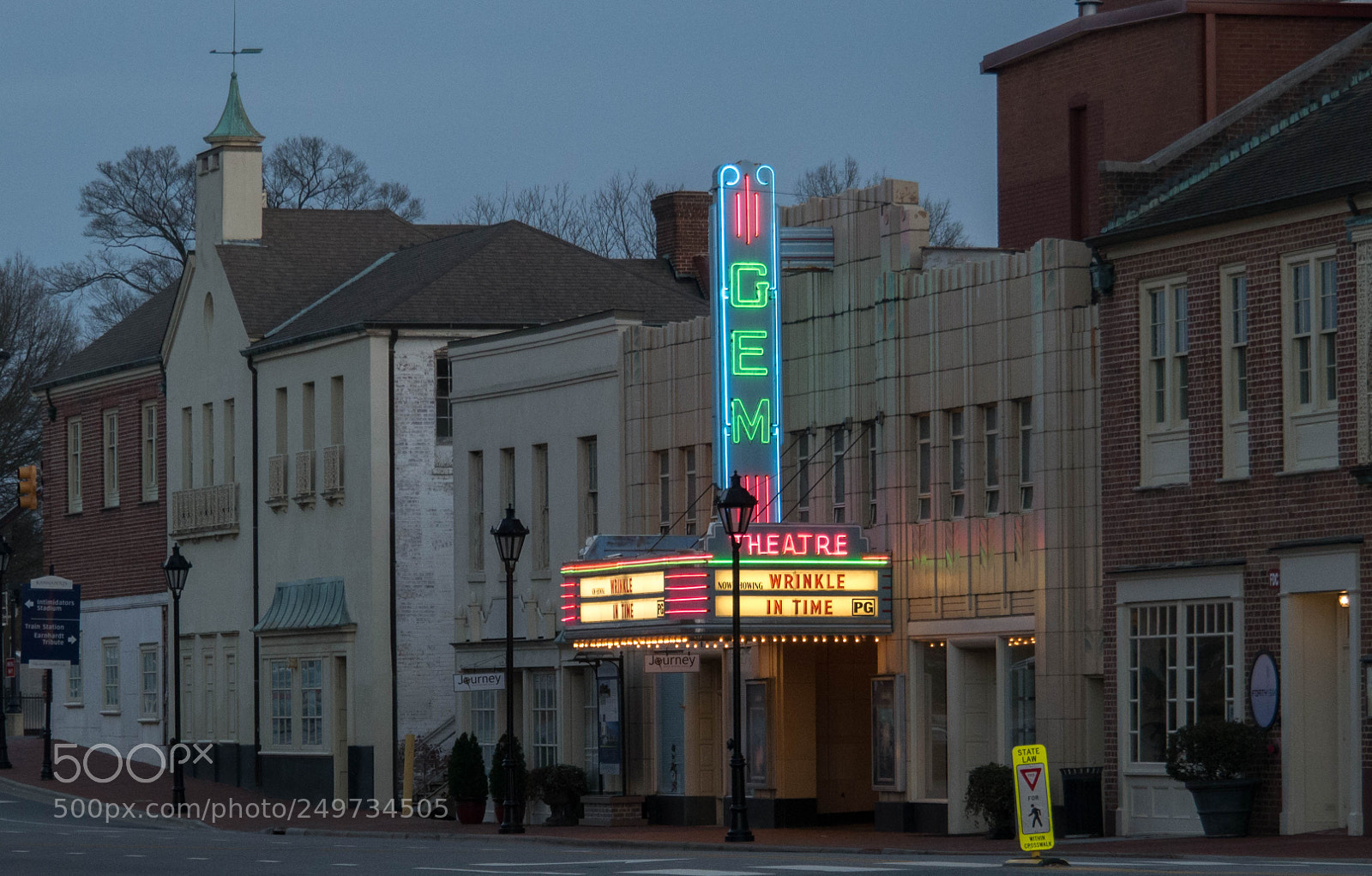 Panasonic Lumix DMC-G85 (Lumix DMC-G80) sample photo. Night in small town photography
