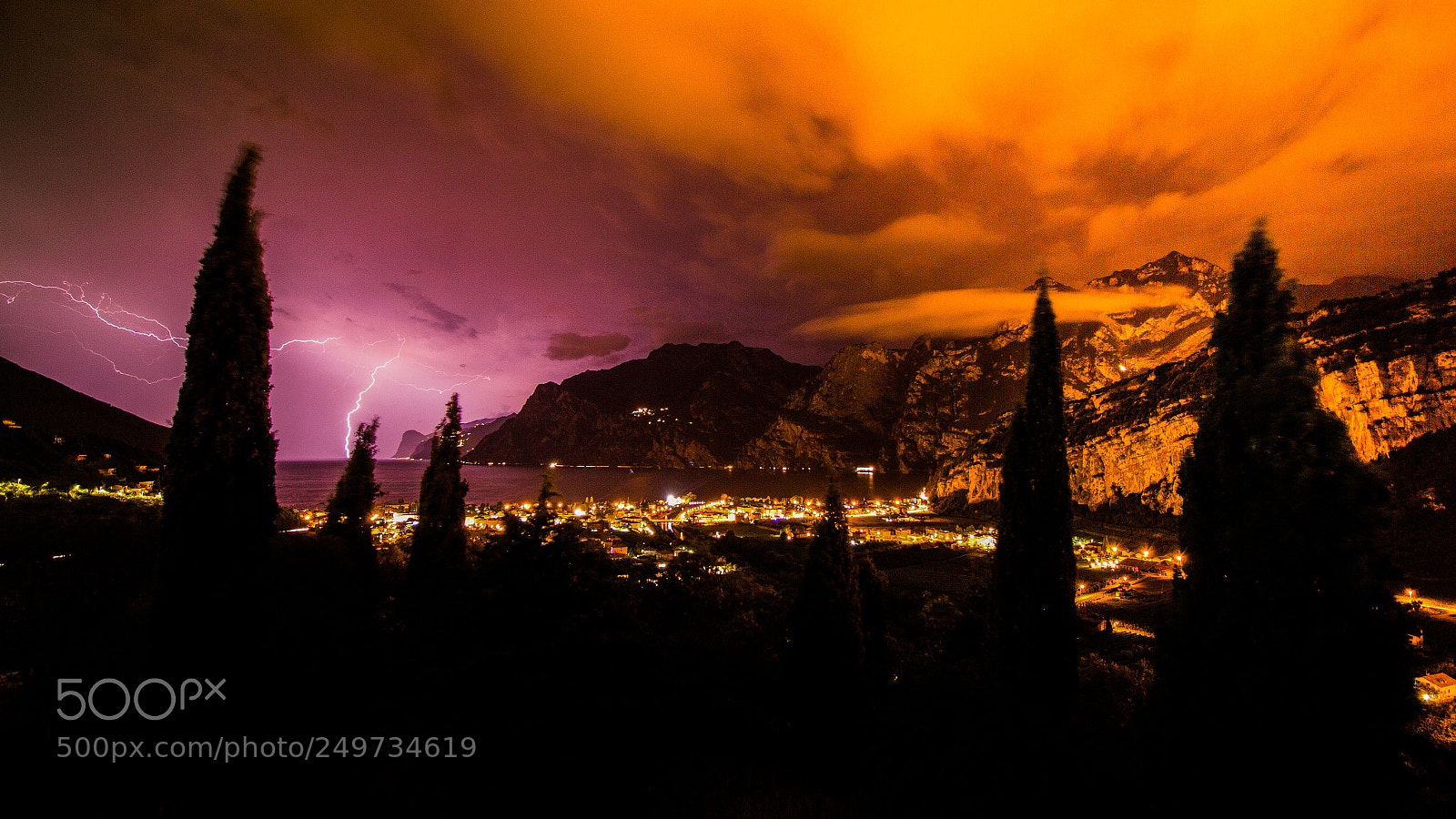 Canon EOS 700D (EOS Rebel T5i / EOS Kiss X7i) sample photo. Thunder over torbole italien photography