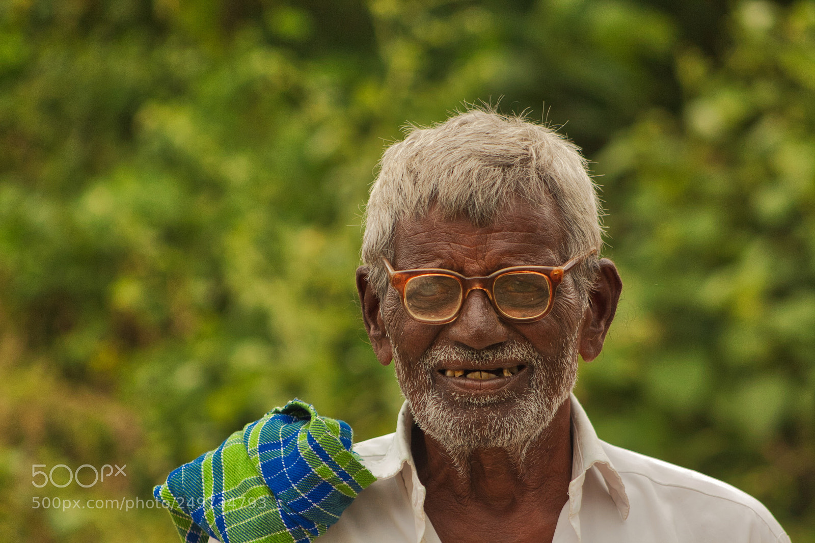 Canon EOS 1000D (EOS Digital Rebel XS / EOS Kiss F) sample photo. Faces of india photography