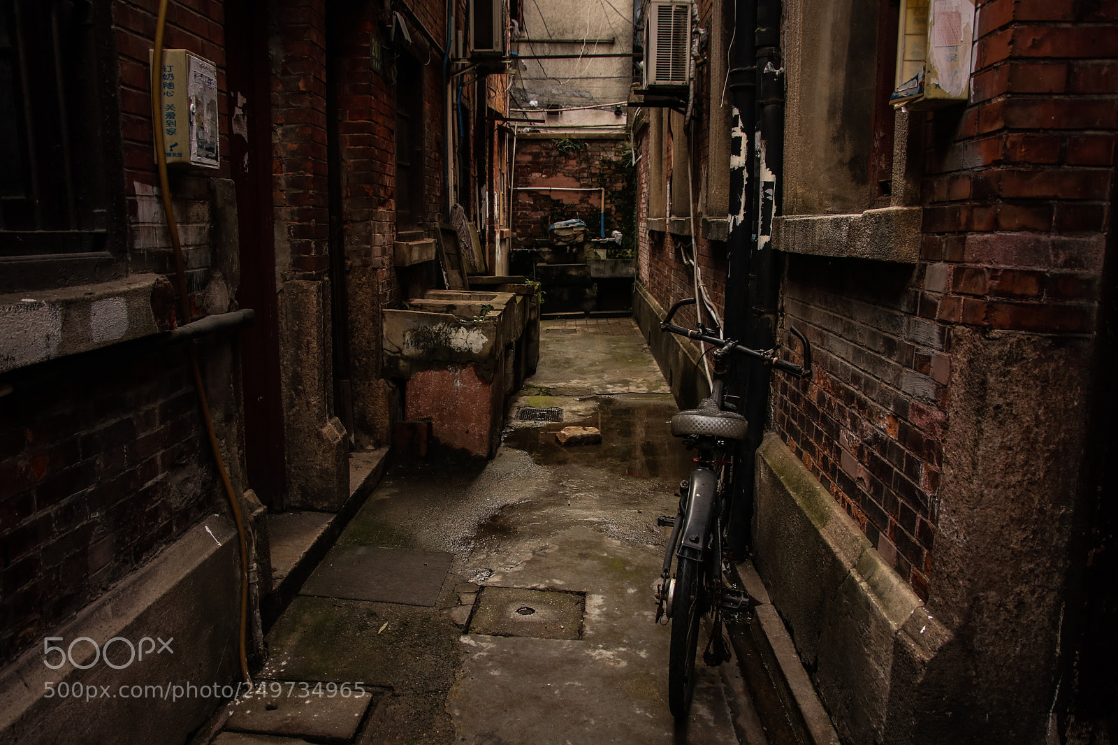 Canon EOS 80D sample photo. Alley photography