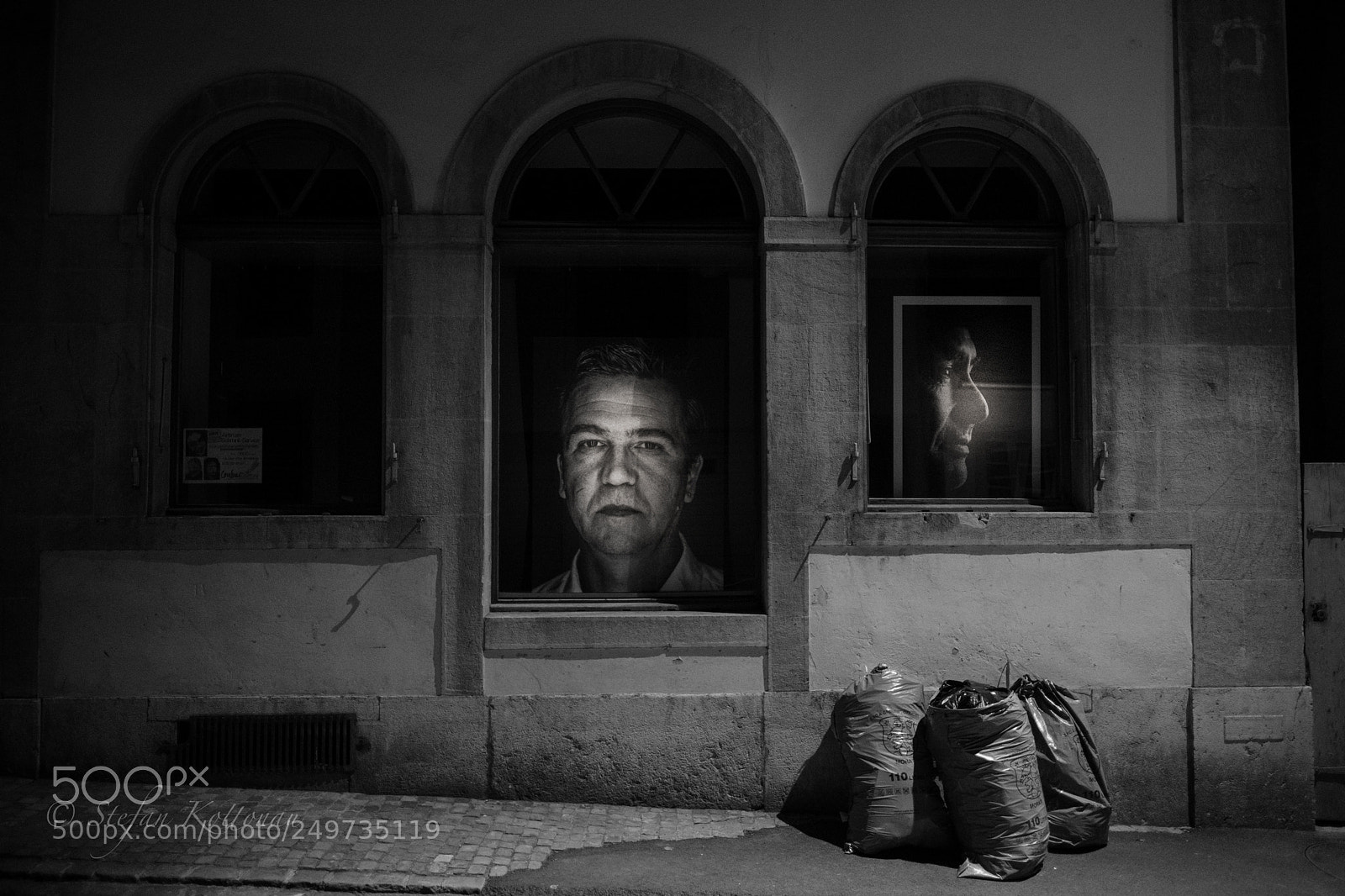 Fujifilm X-Pro2 sample photo. Faces in the window photography
