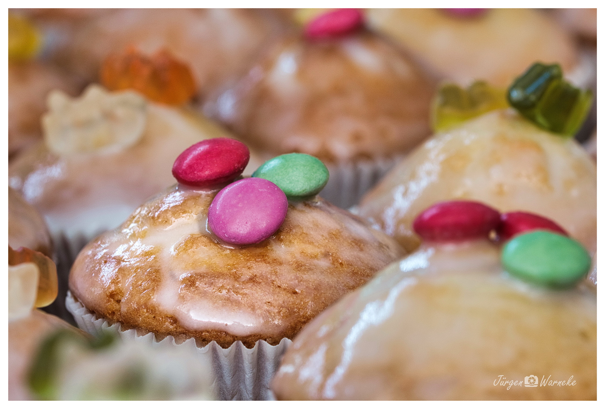 Canon EF 100mm F2.8L Macro IS USM sample photo. ... for the children party photography