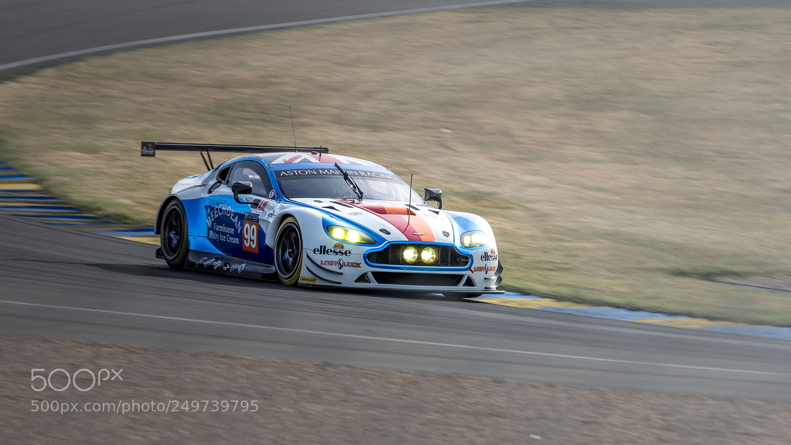 Pentax K-5 sample photo. Aston martin vantage 99 photography