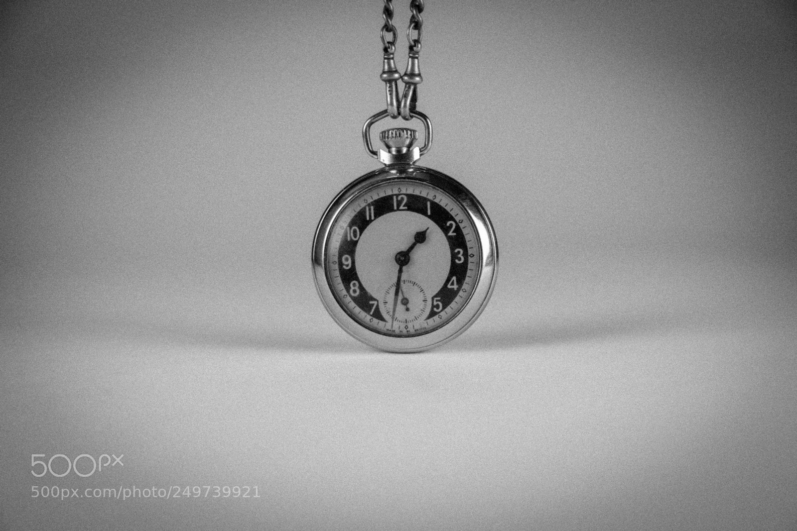 Canon EOS 77D (EOS 9000D / EOS 770D) sample photo. Pocket watch photography