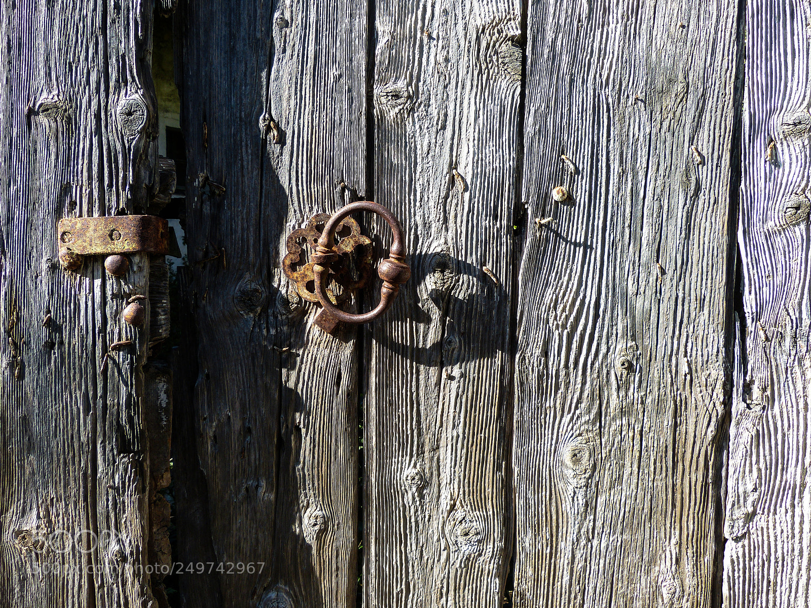 Panasonic Lumix DMC-FZ150 sample photo. Door knob photography