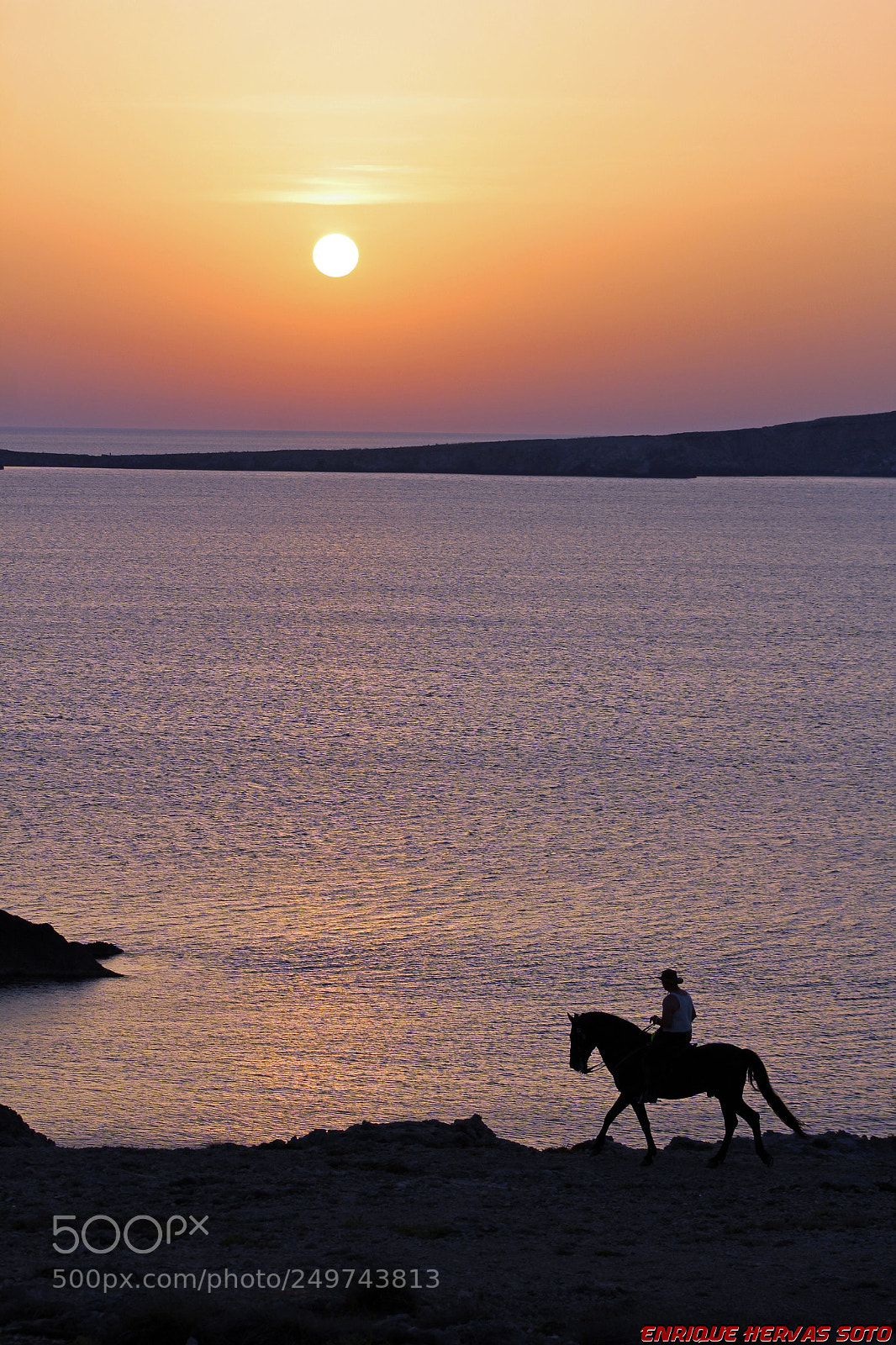 Canon EOS 1200D (EOS Rebel T5 / EOS Kiss X70 / EOS Hi) sample photo. Sun and a rider photography