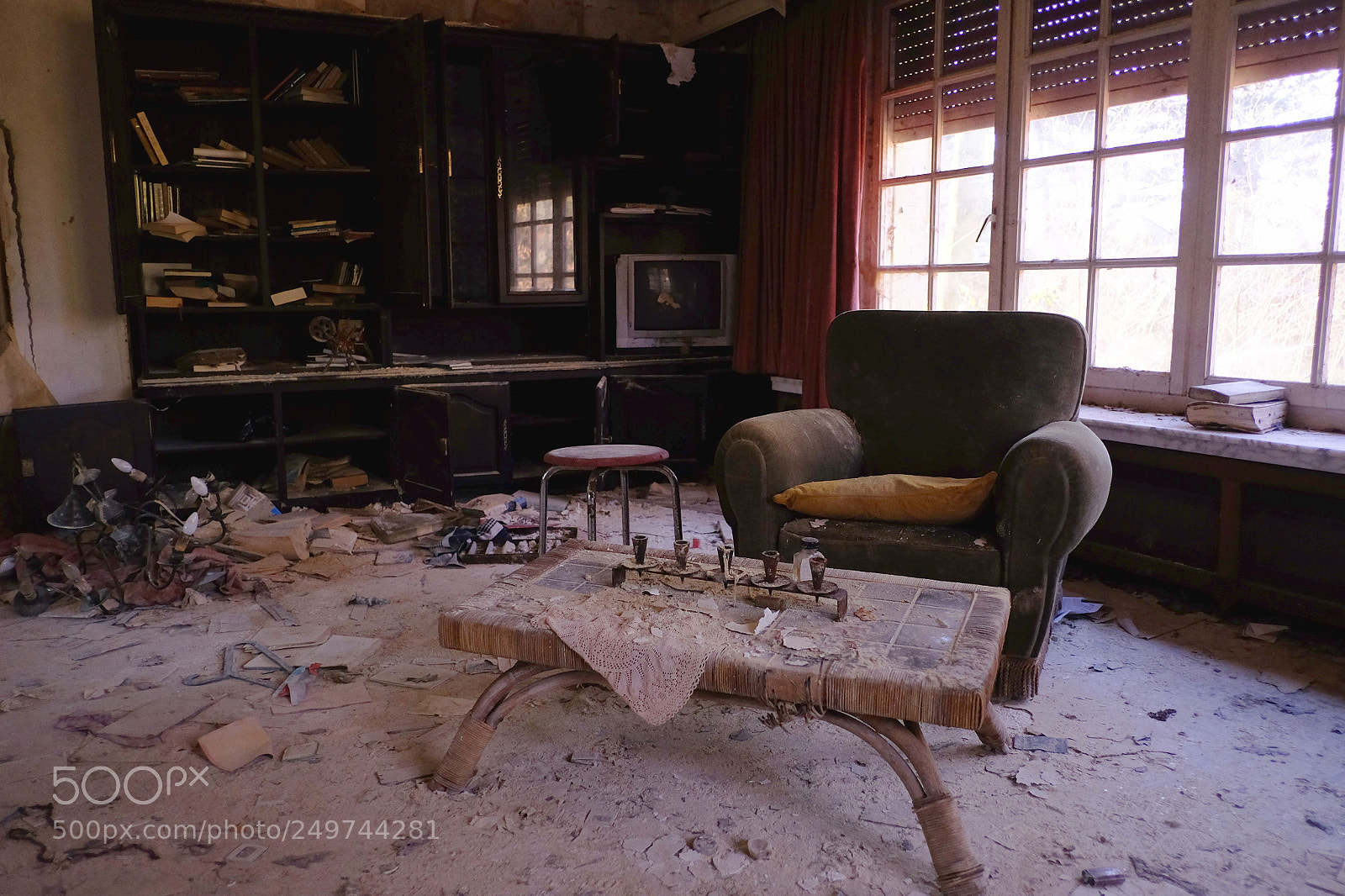 Fujifilm X-T1 sample photo. Nothing on tv photography
