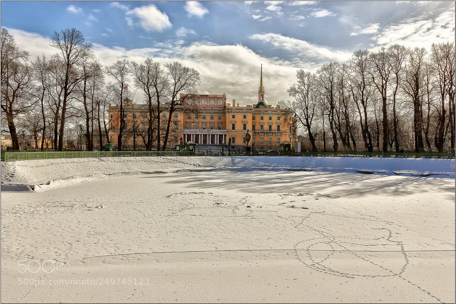 Canon EOS 550D (EOS Rebel T2i / EOS Kiss X4) sample photo. Footprints in the snow photography