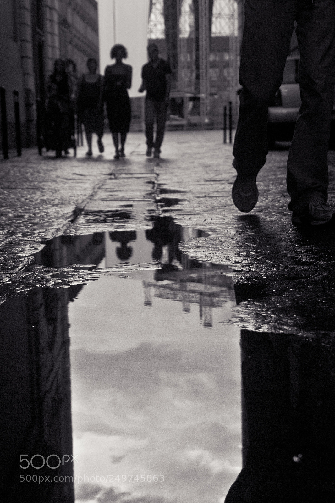 Sony DSC-R1 sample photo. Rainy moment photography