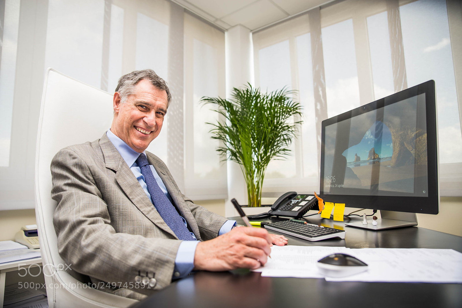 Nikon D610 sample photo. Businessman in a office photography