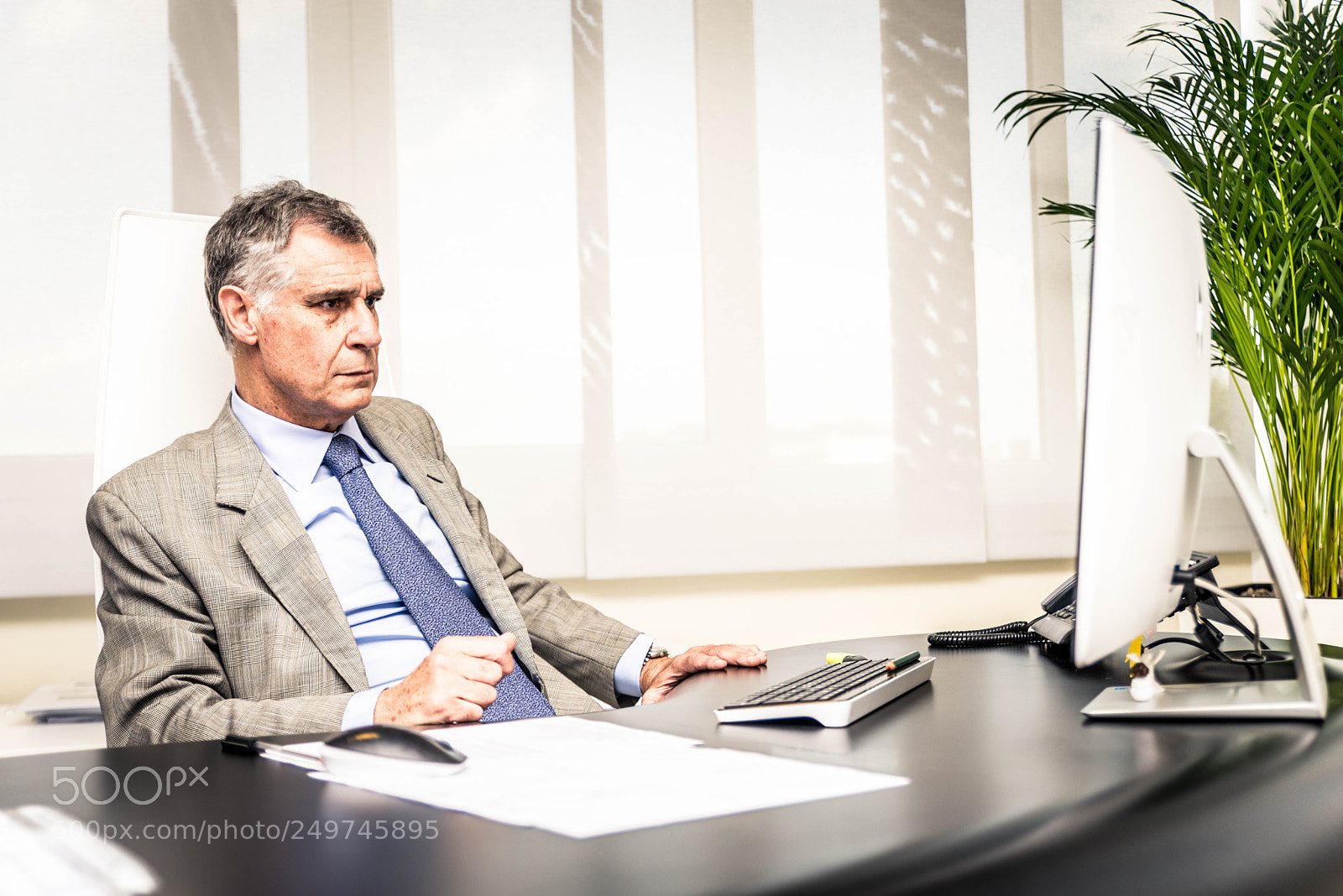 Nikon D610 sample photo. Businessman in a office photography