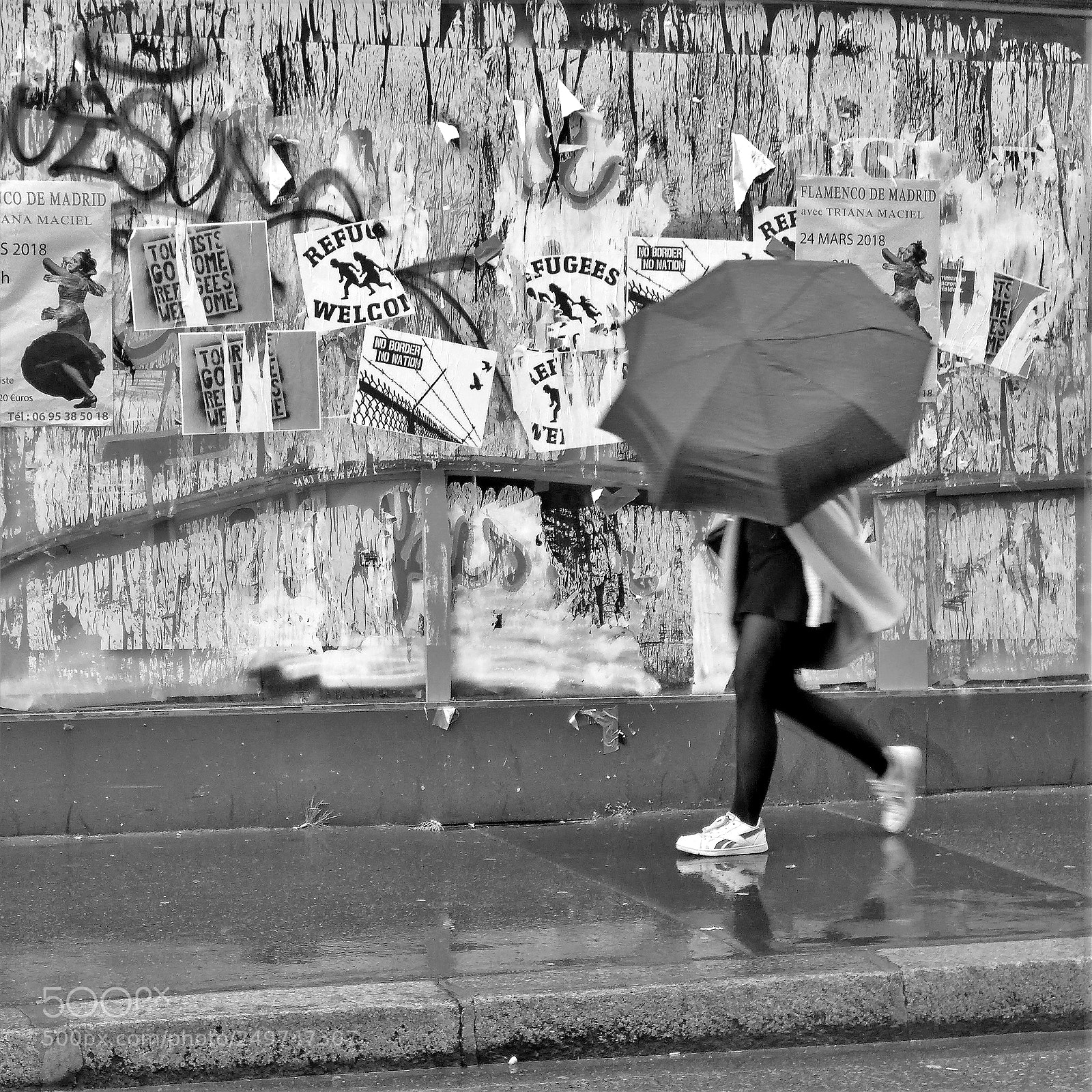 Panasonic Lumix DMC-LX7 sample photo. Two legs umbrella victor photography
