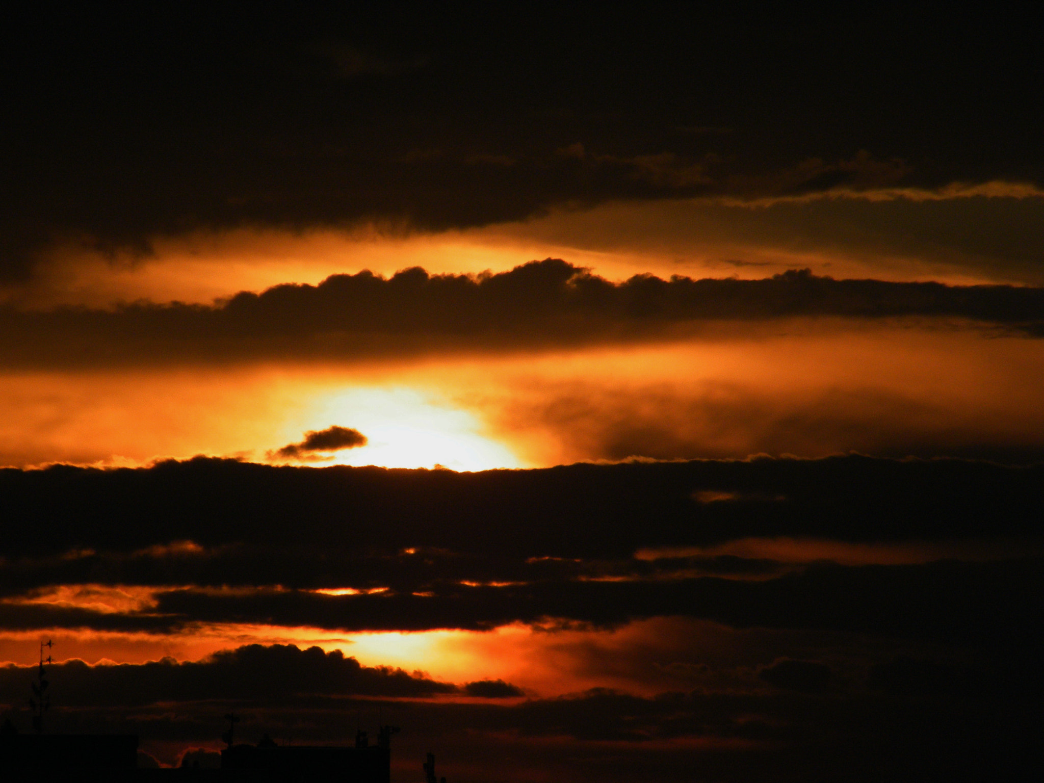 Fujifilm FinePix S2000HD sample photo. Égbolt photography