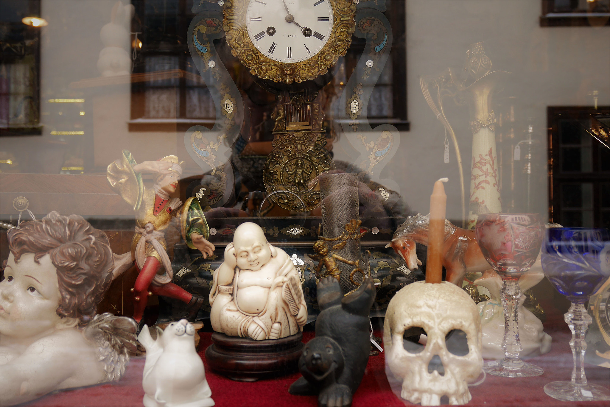 Panasonic Lumix DMC-GF7 sample photo. Window display photography