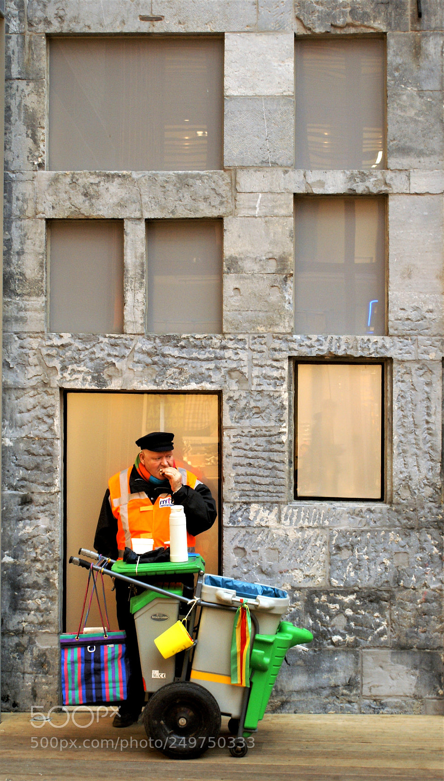 Sony Alpha DSLR-A100 sample photo. Garbageman photography