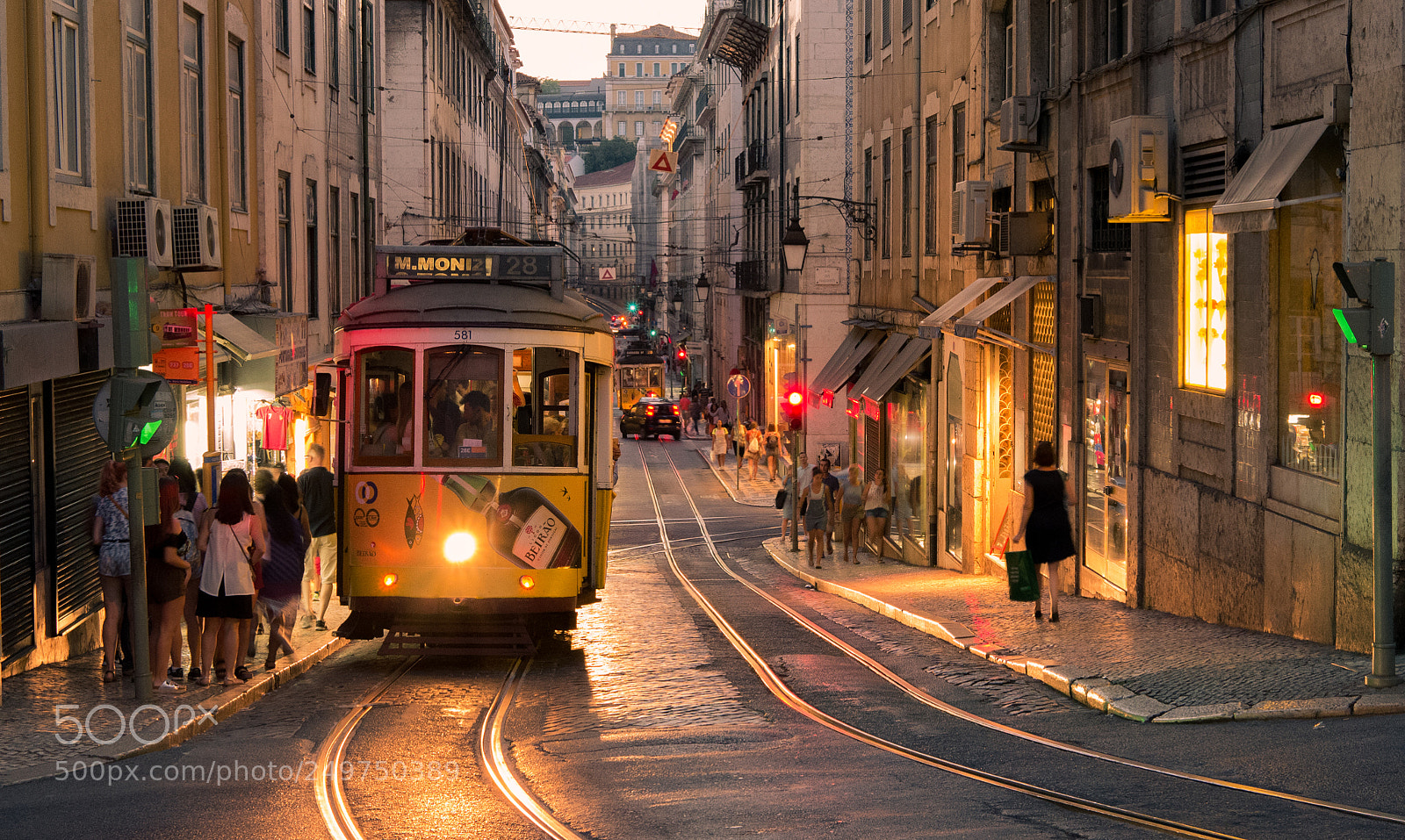 Panasonic Lumix DMC-G85 (Lumix DMC-G80) sample photo. Lisboa tram photography