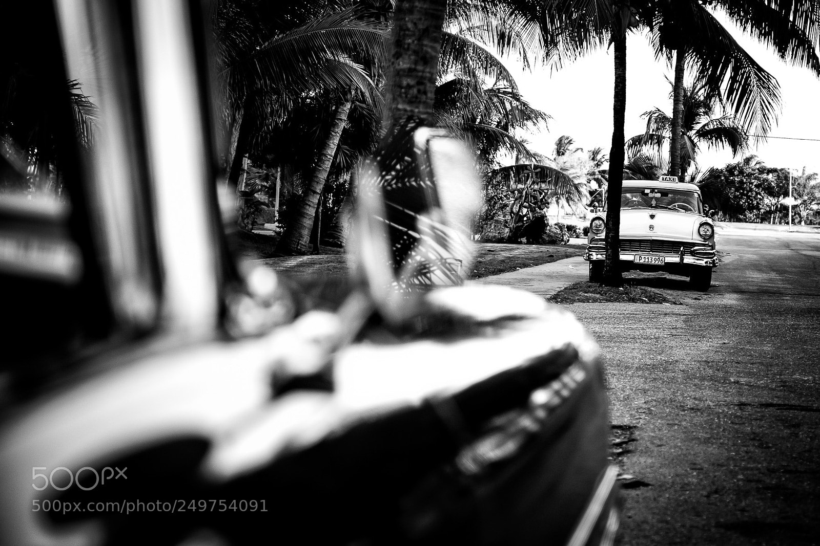 Fujifilm X-T1 sample photo. Cuba old american taxi photography
