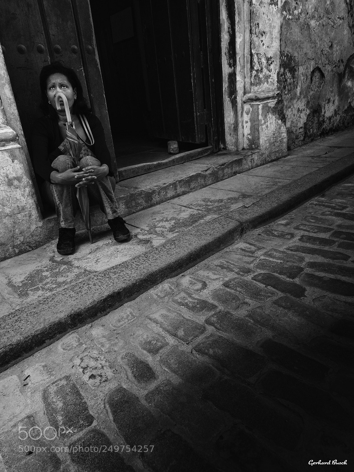 Olympus PEN-F sample photo. In the streets of photography