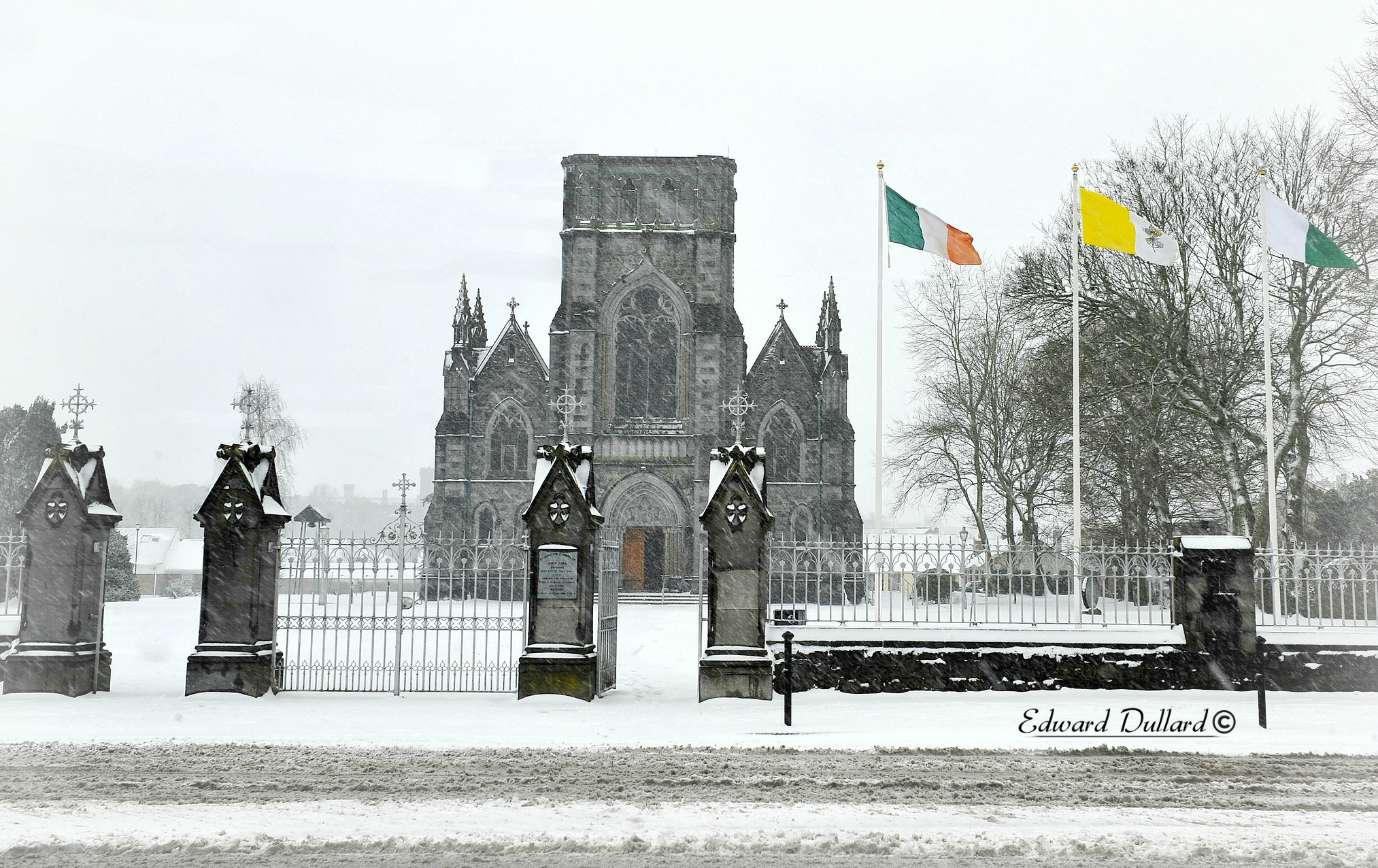 Tamron SP AF 20-40mm f/2.7-3.5 (166D) sample photo. Saint john's church. photography