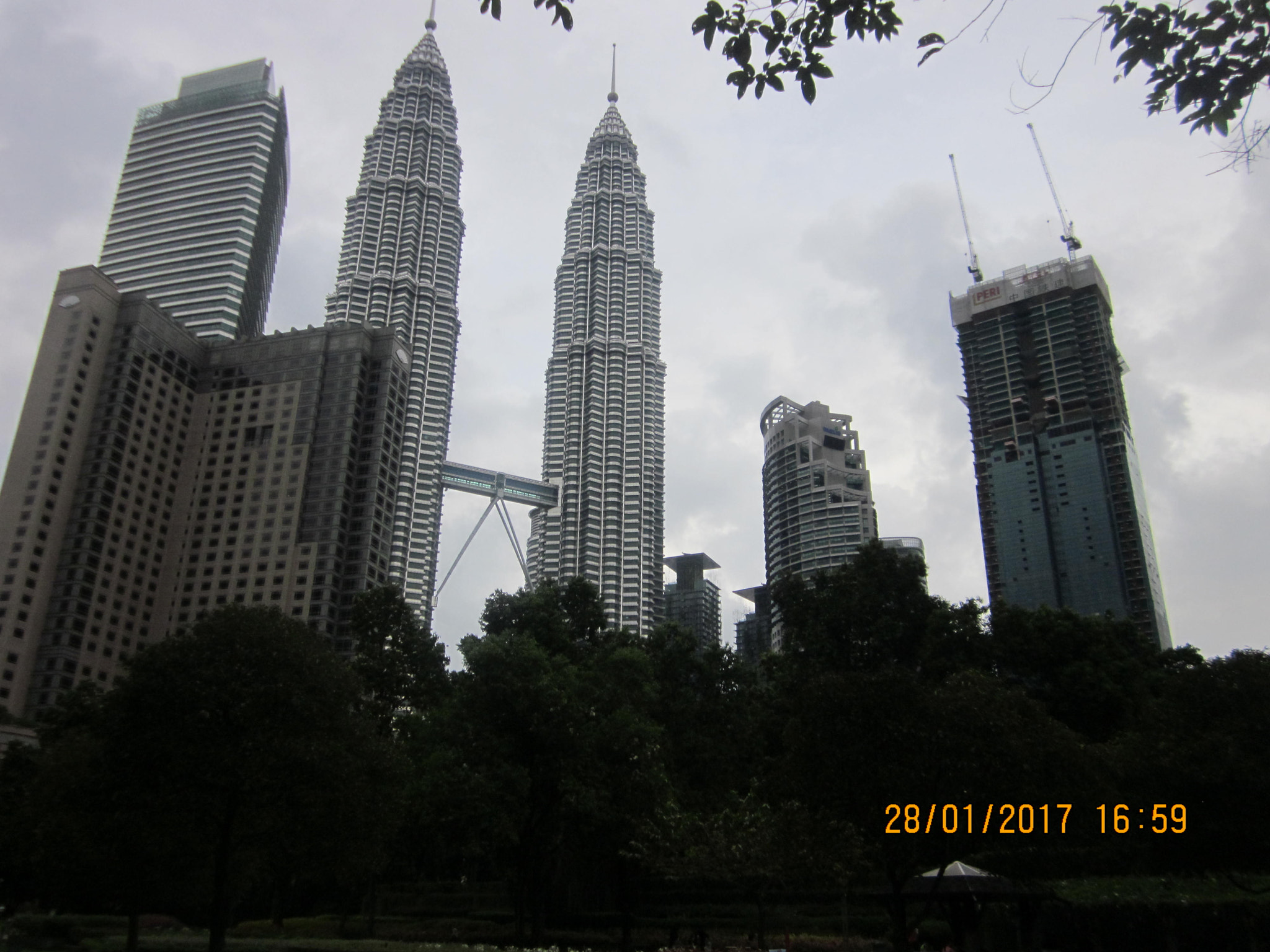 Canon PowerShot SD1300 IS (IXUS 105 / IXY 200F) sample photo. Petronas twin towers photography