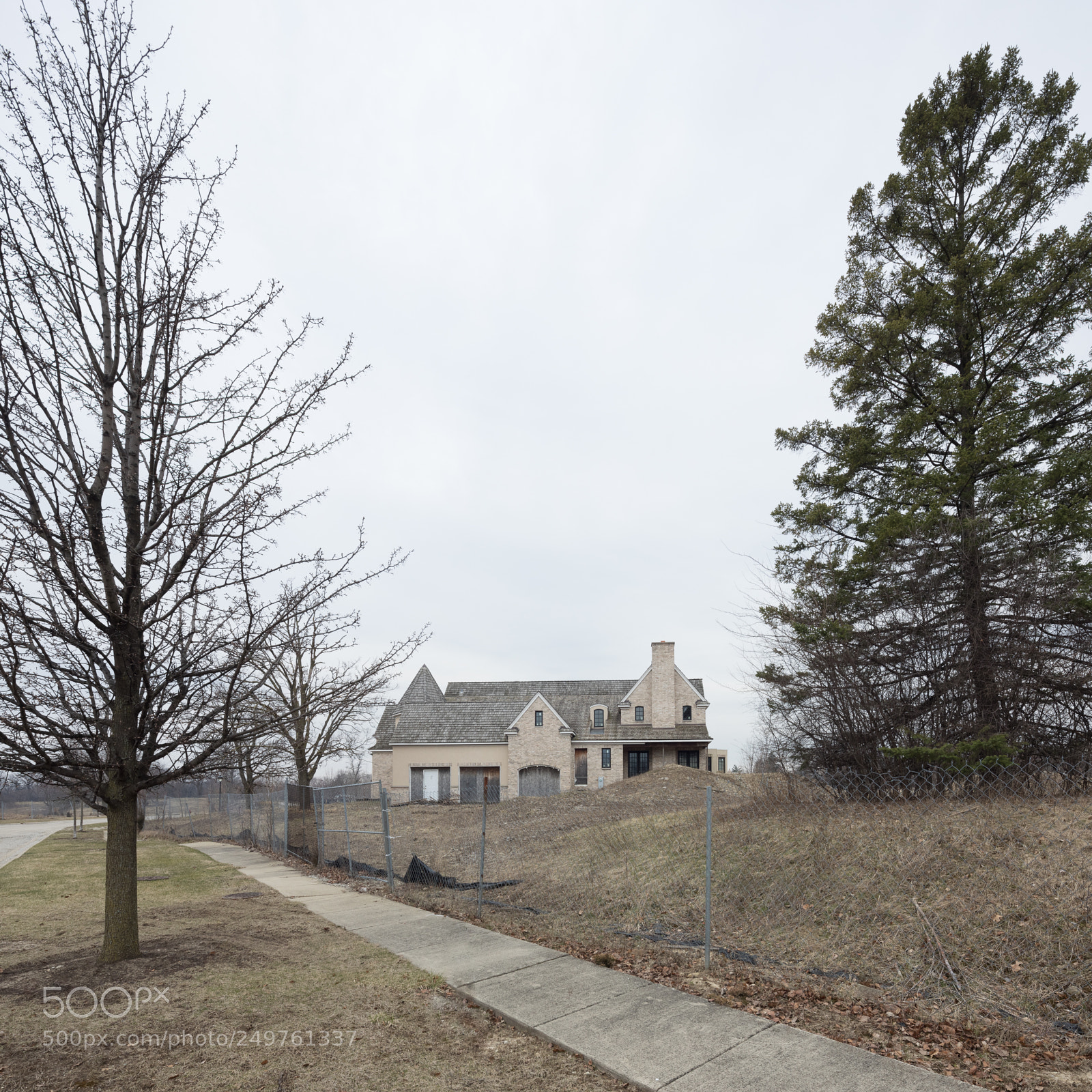 Canon EOS 5D Mark IV sample photo. Abandoned mcmansion construction photography