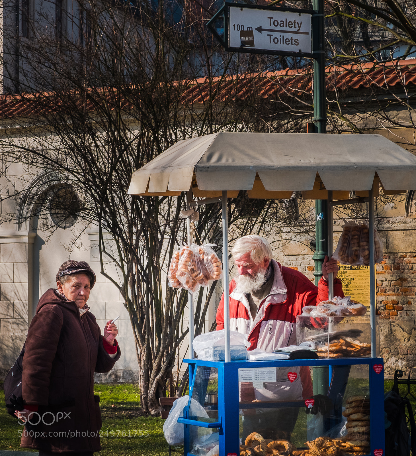 Fujifilm X30 sample photo. Street begel seller krakow photography