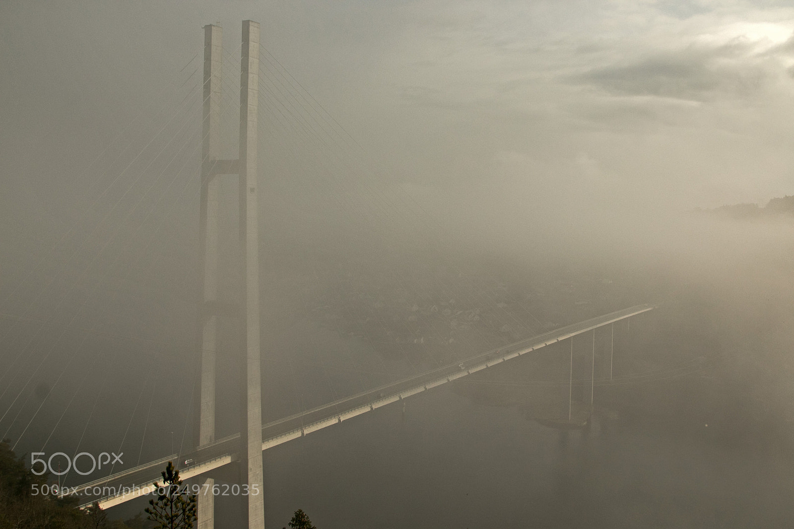 Canon EOS 70D sample photo. Foggy bridge photography