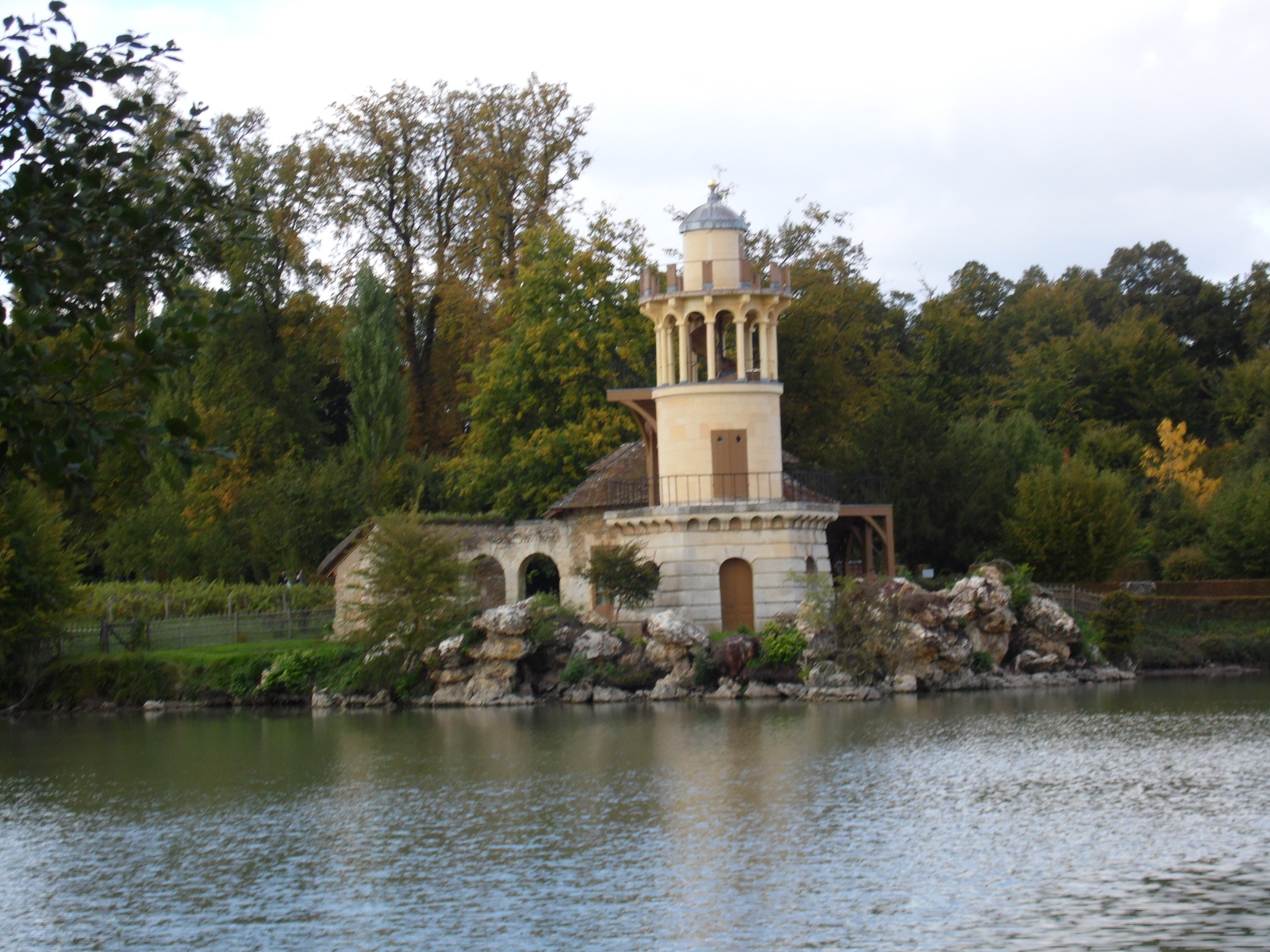 Samsung WB100/  WB101 sample photo. Phare du hameau de la reine marie antoinette château de versailles photography