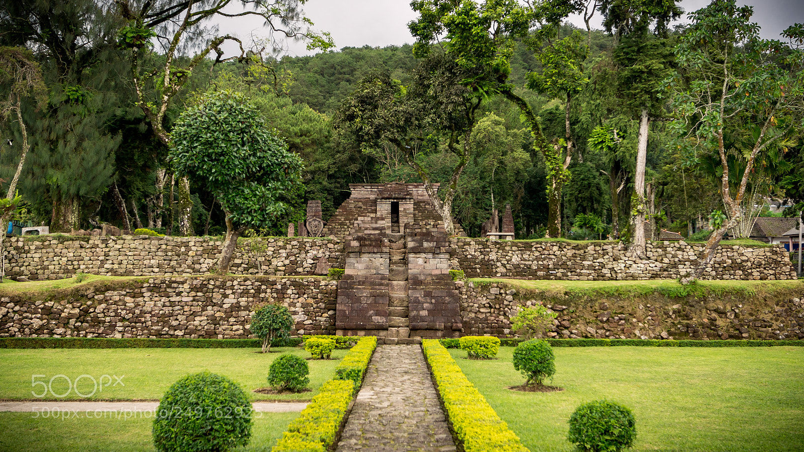 Sony SLT-A77 sample photo. Candi sukuh courtyard photography