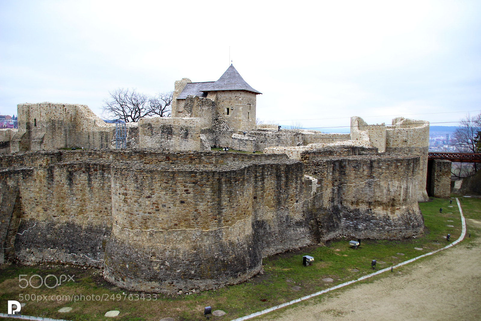 Canon EOS 100D (EOS Rebel SL1 / EOS Kiss X7) sample photo. Suceava fortress photography