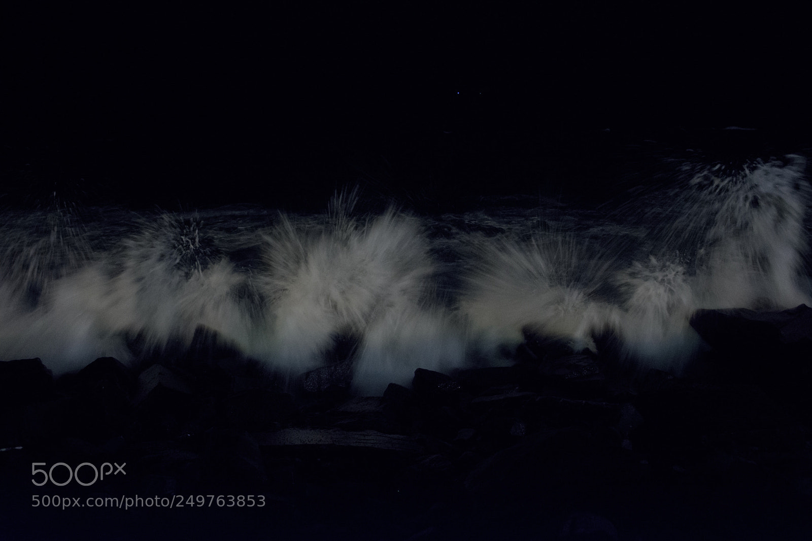 Nikon D7200 sample photo. Wave crashing into rock photography