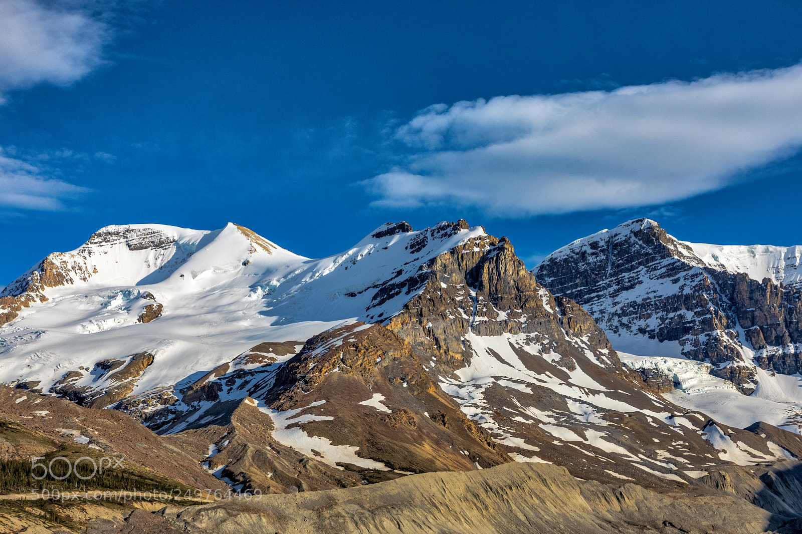 Canon EOS 5D Mark IV sample photo. Snow, sky and rocks photography