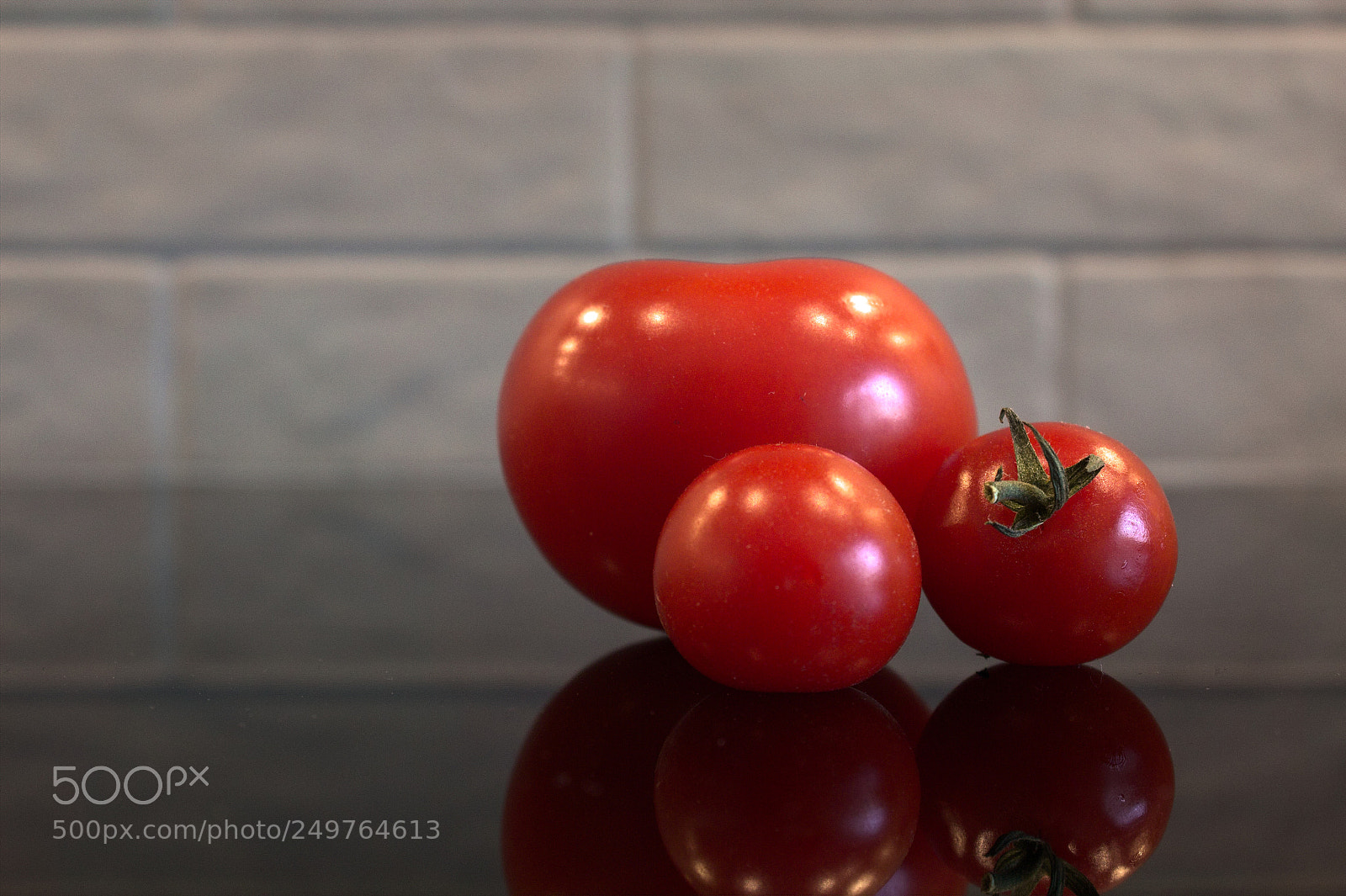 Canon EOS 600D (Rebel EOS T3i / EOS Kiss X5) sample photo. Tomatoes photography