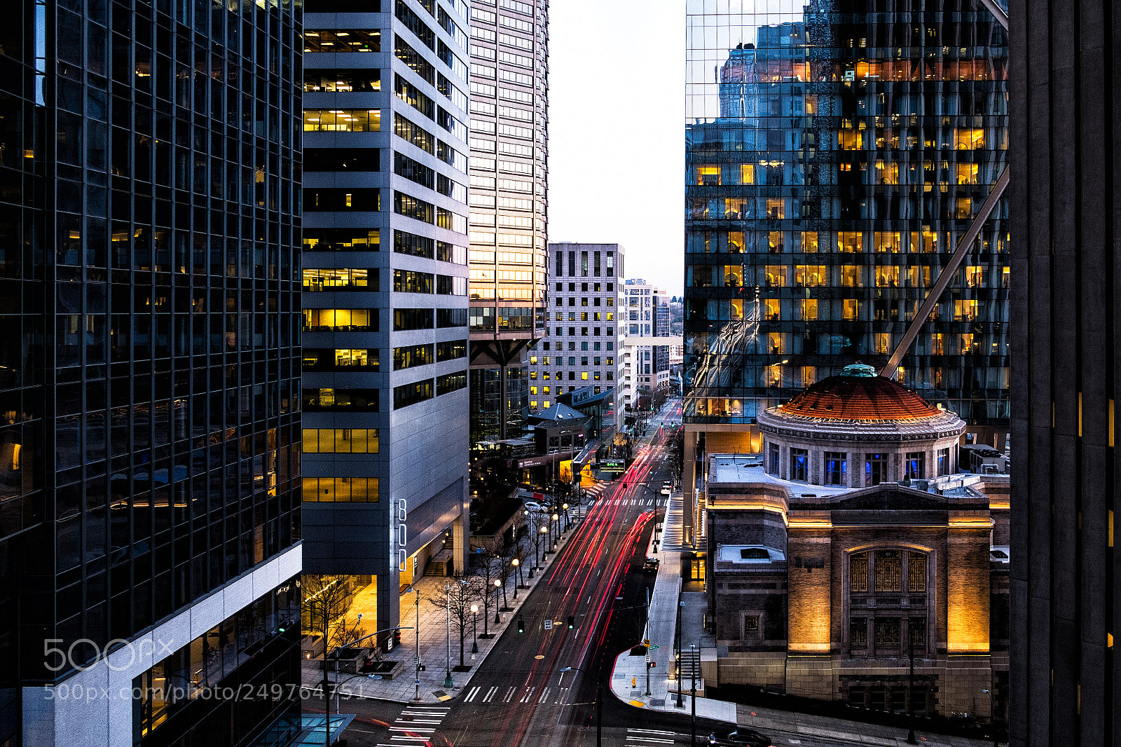 Fujifilm X-T2 sample photo. Dusk at rush hour photography