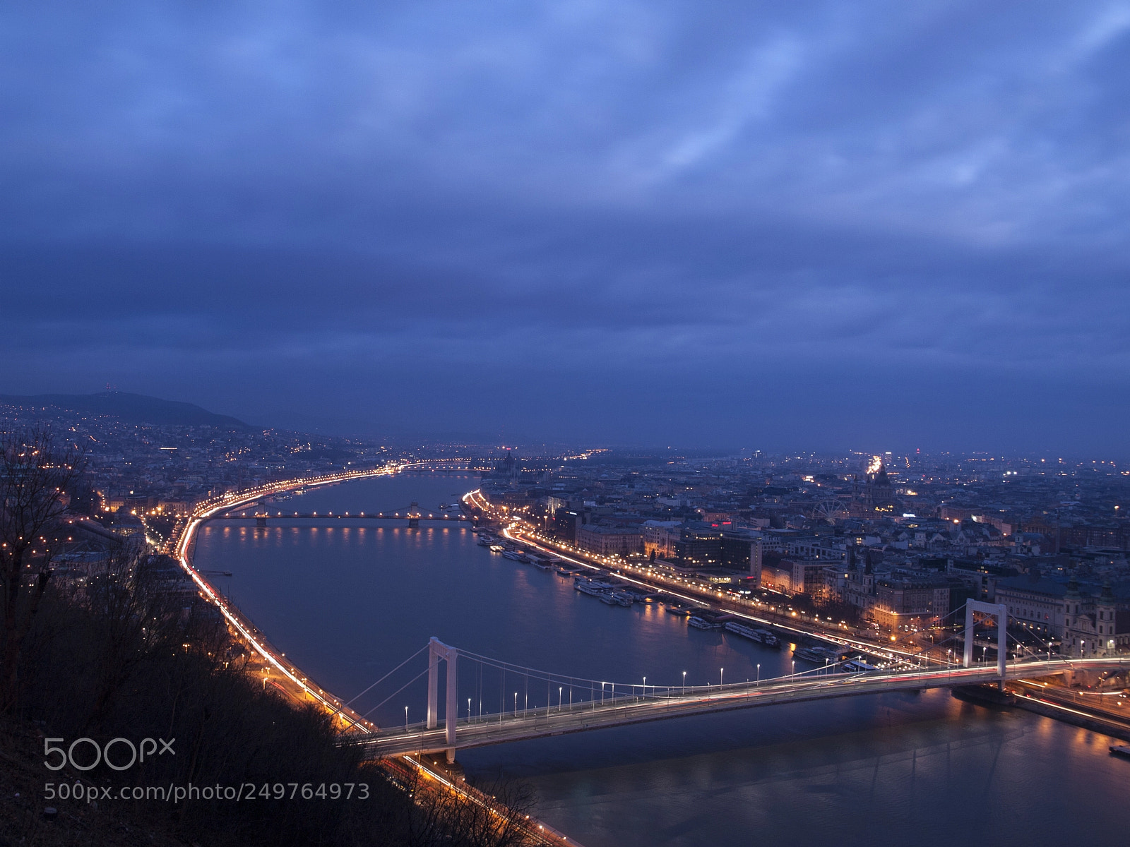 Olympus E-520 (EVOLT E-520) sample photo. Sunrise over budapest photography