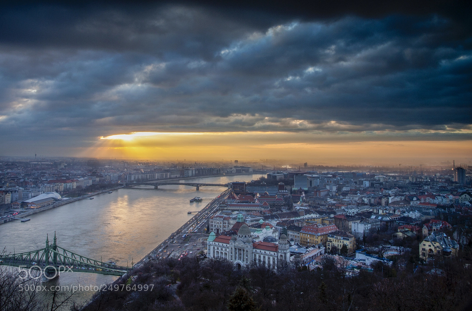 Olympus E-520 (EVOLT E-520) sample photo. Sunrise over budapest photography
