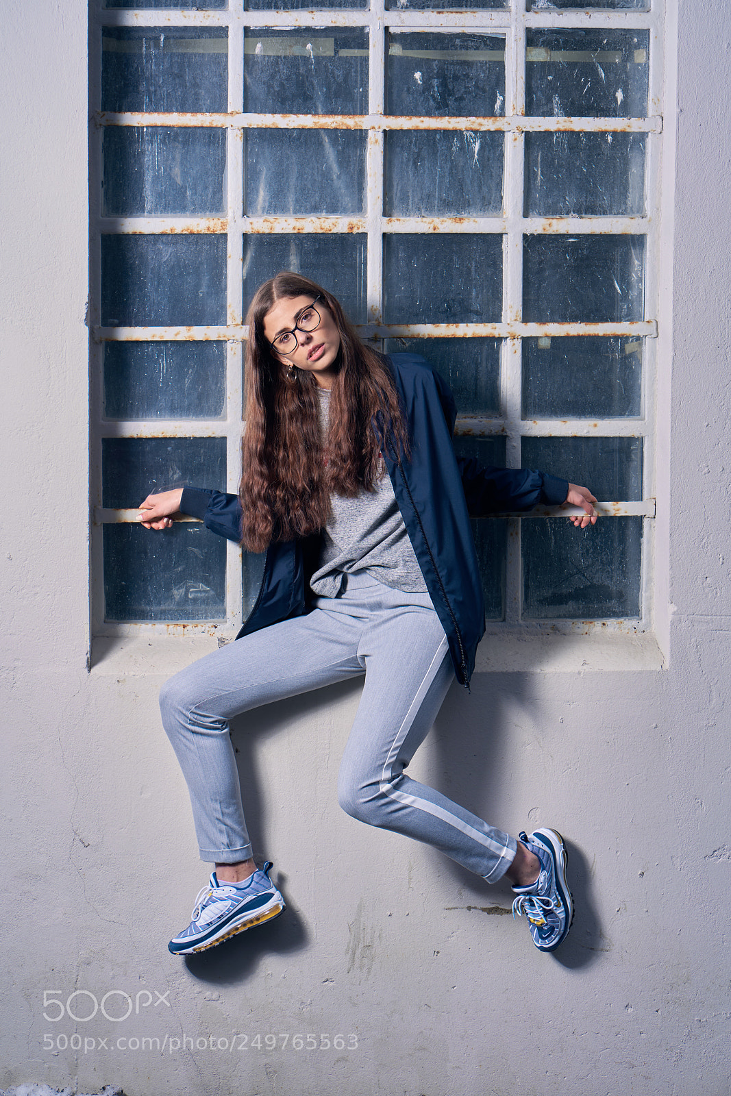 Sony a7R III sample photo. Isabelle - hanging on photography