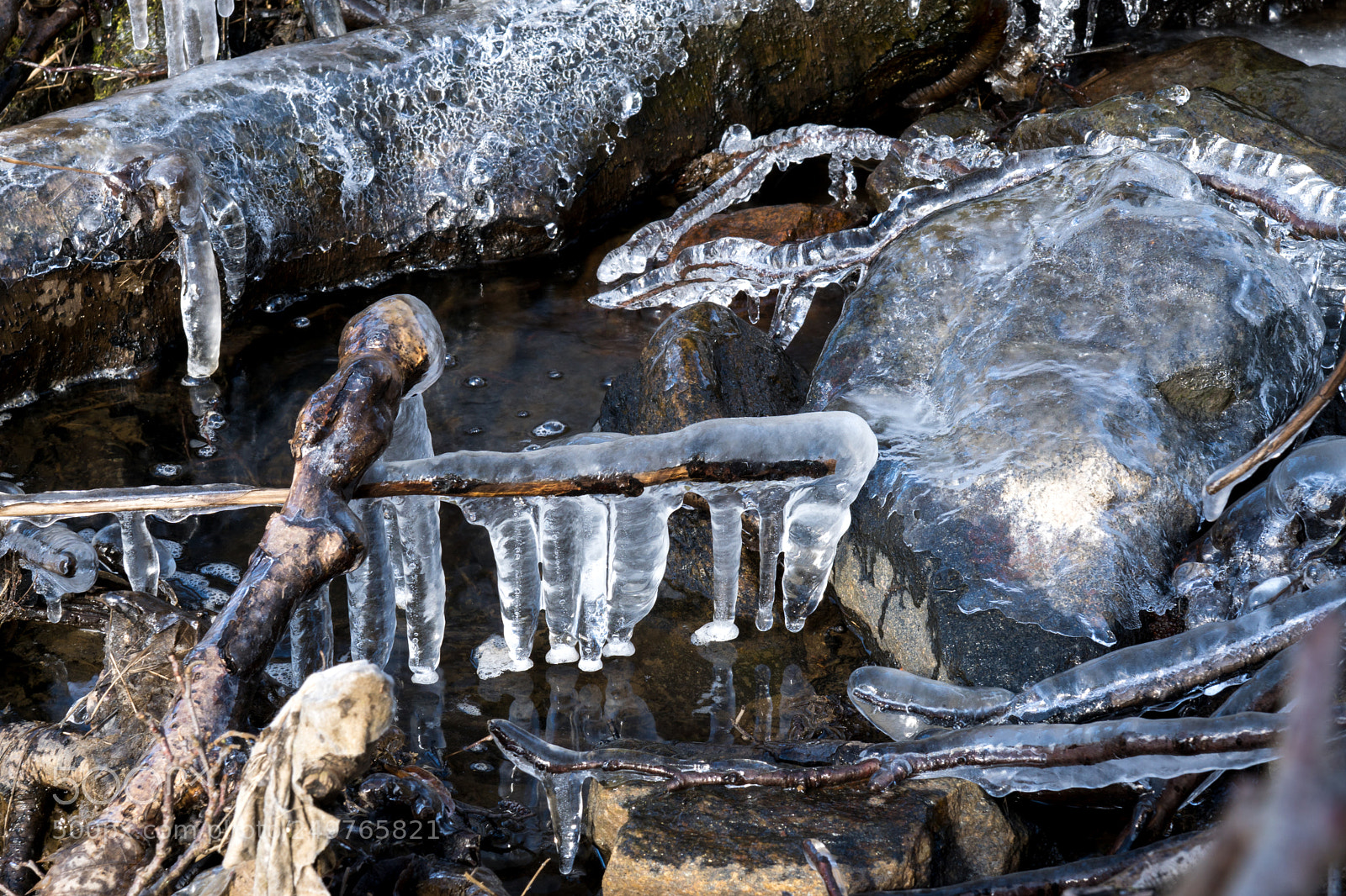Sony ILCA-77M2 sample photo. Walk on ice photography