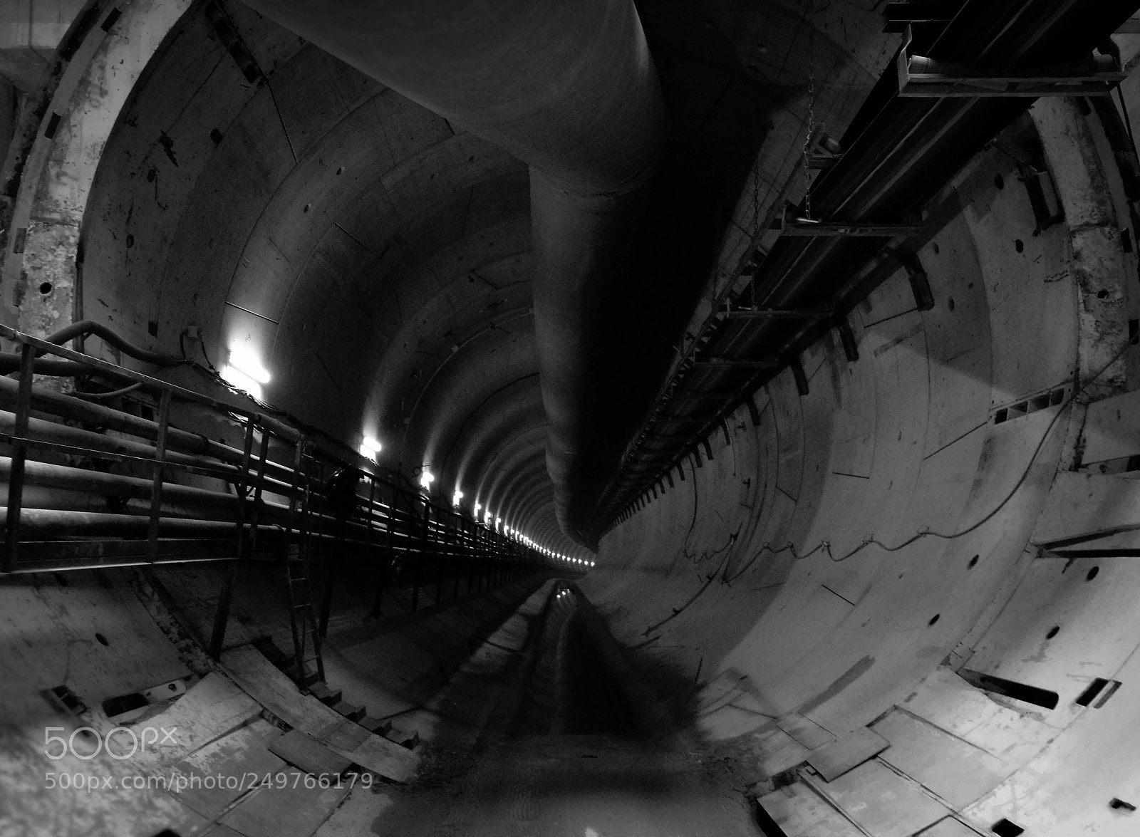 HUAWEI P9 sample photo. Underground photography