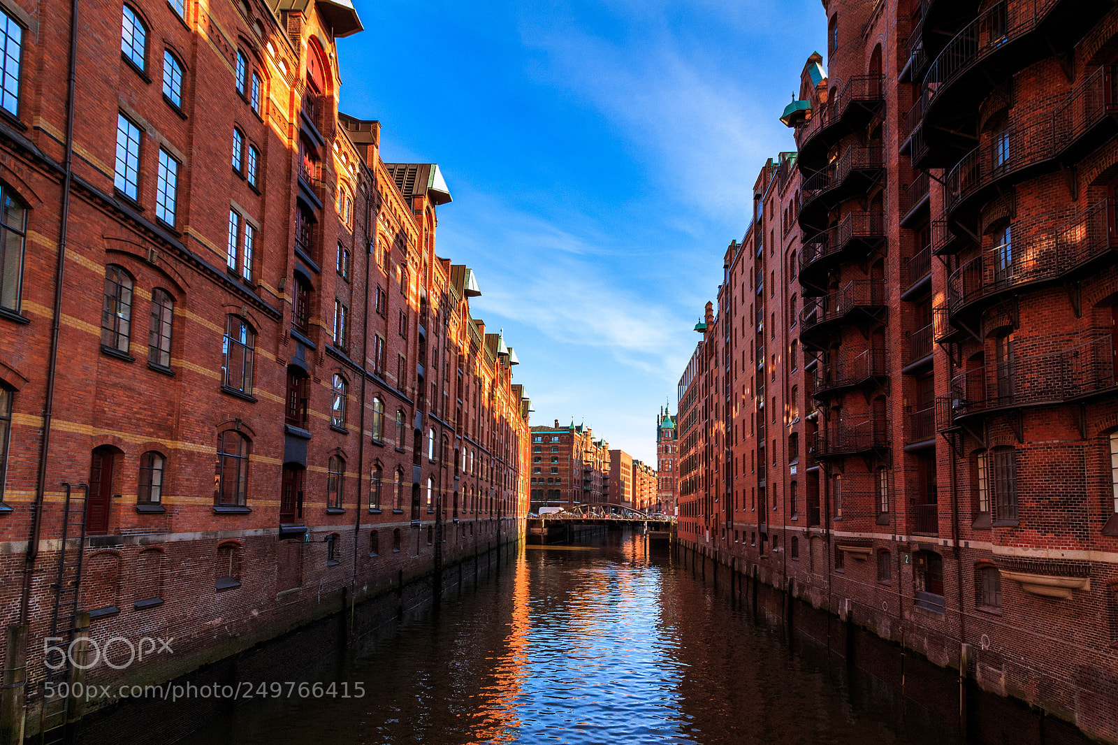 Canon EOS 650D (EOS Rebel T4i / EOS Kiss X6i) sample photo. Speicherstadt photography