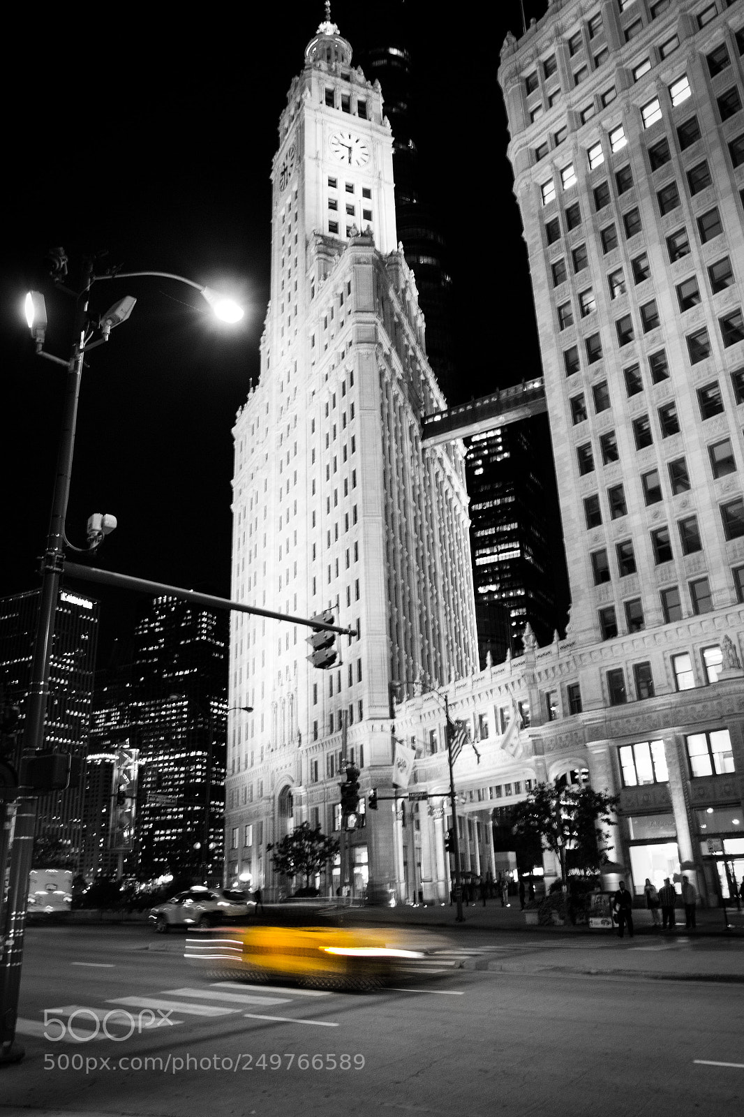 Canon EOS 550D (EOS Rebel T2i / EOS Kiss X4) sample photo. Chicago streets photography