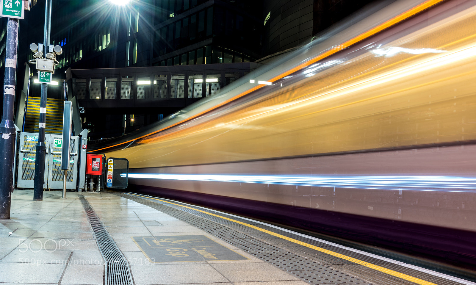 Nikon D5600 sample photo. Long exposure @ paddington station photography