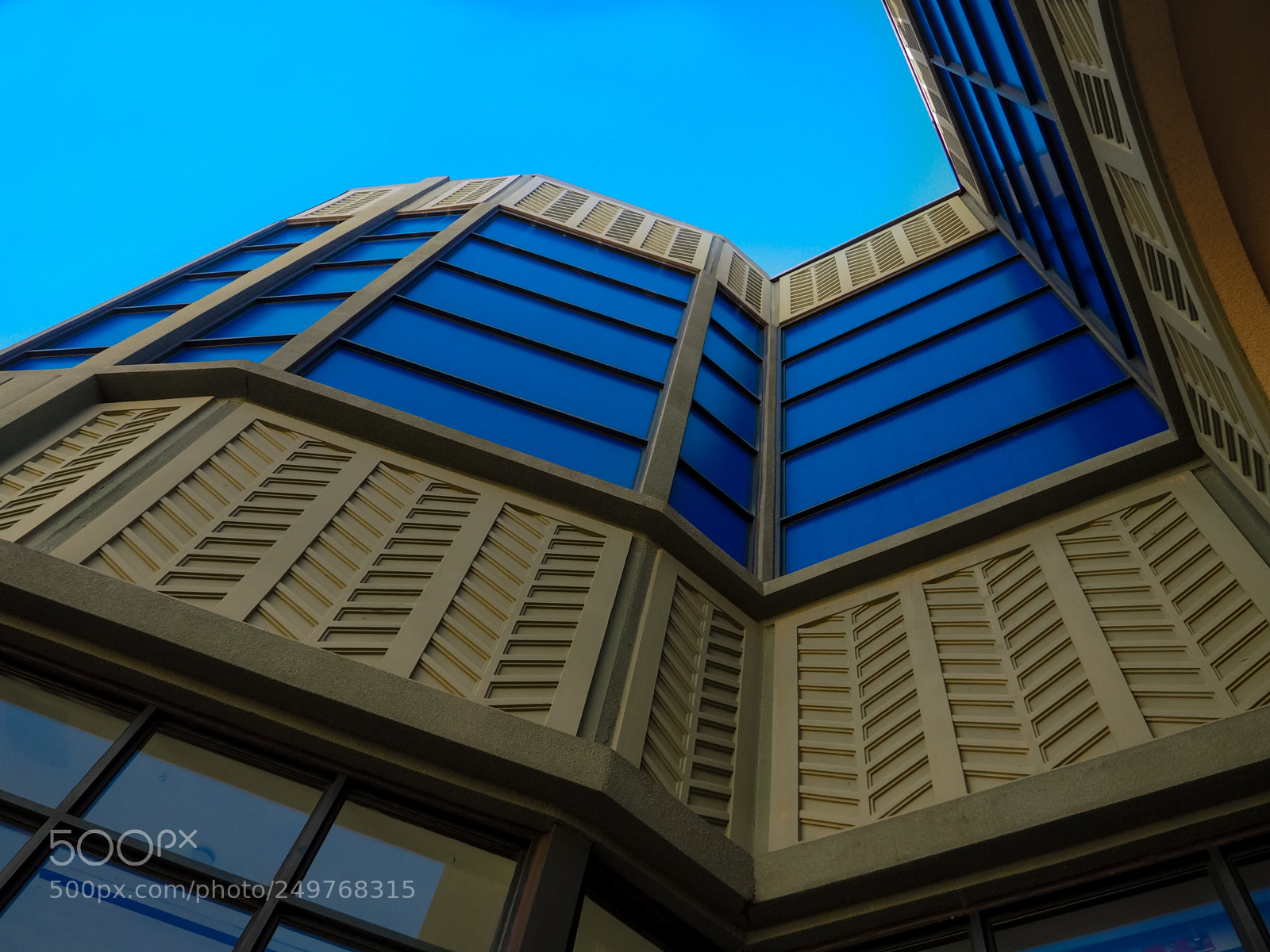 Olympus OM-D E-M10 sample photo. Architectural blues photography