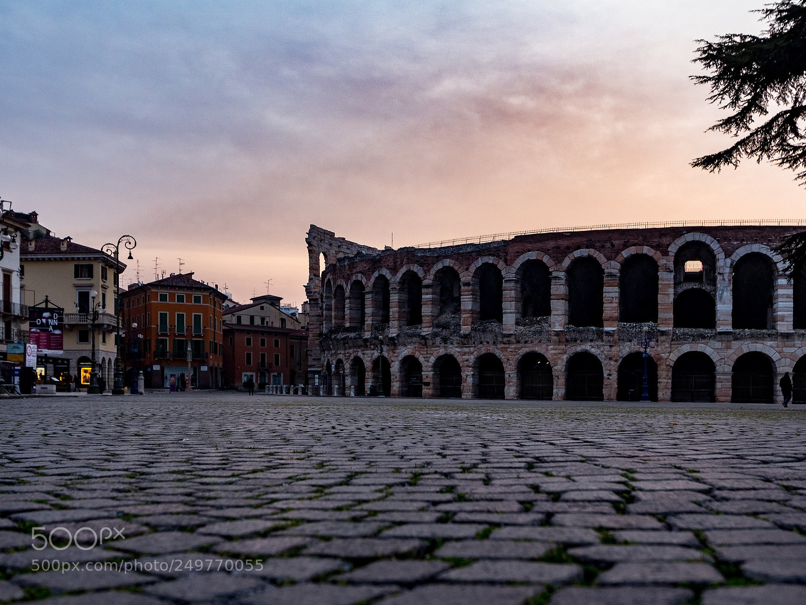 Canon EOS 650D (EOS Rebel T4i / EOS Kiss X6i) sample photo. Sunset in piazza bra photography