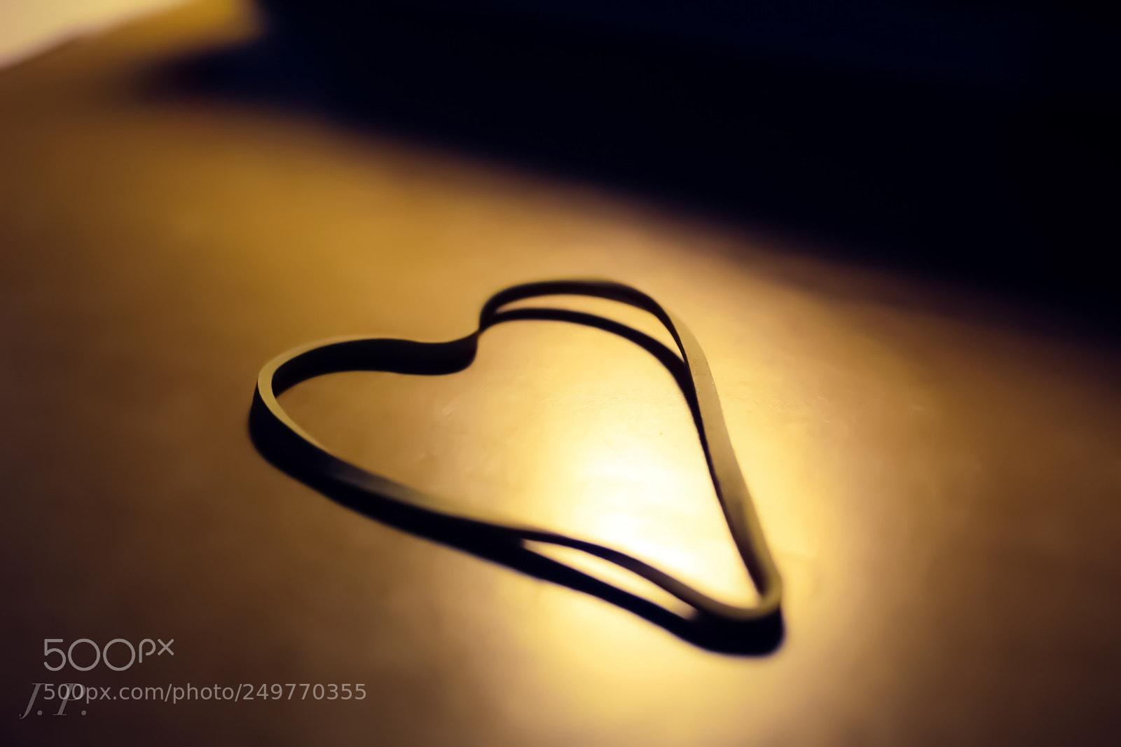 Canon EOS 1300D (EOS Rebel T6 / EOS Kiss X80) sample photo. Elastic love... photography