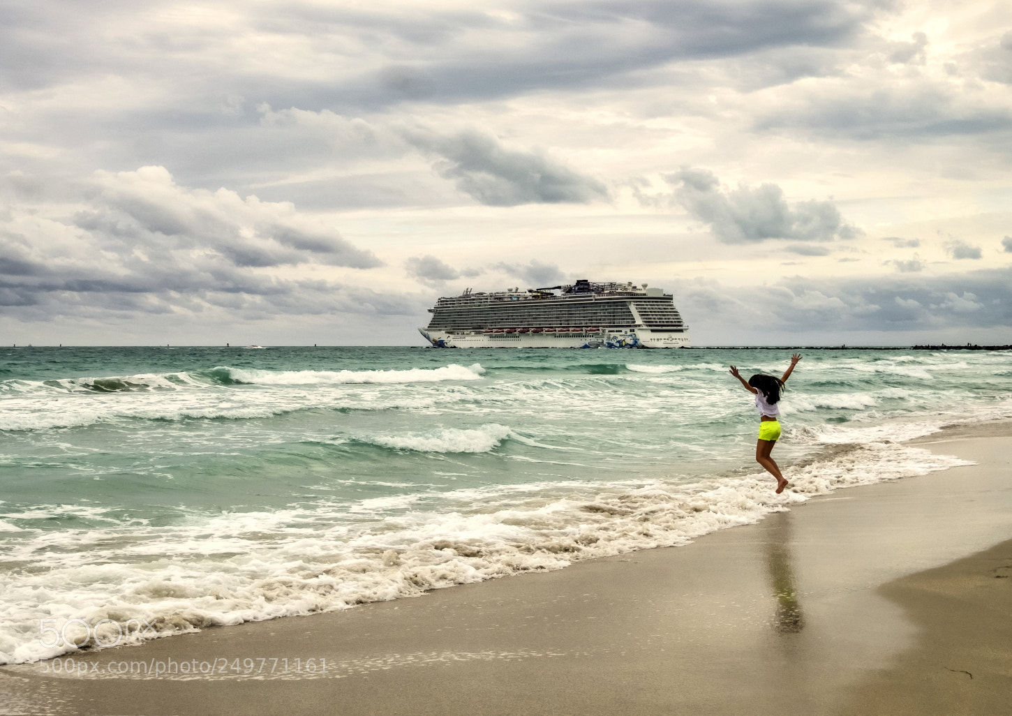 Fujifilm X-T1 sample photo. Joy of beach and photography