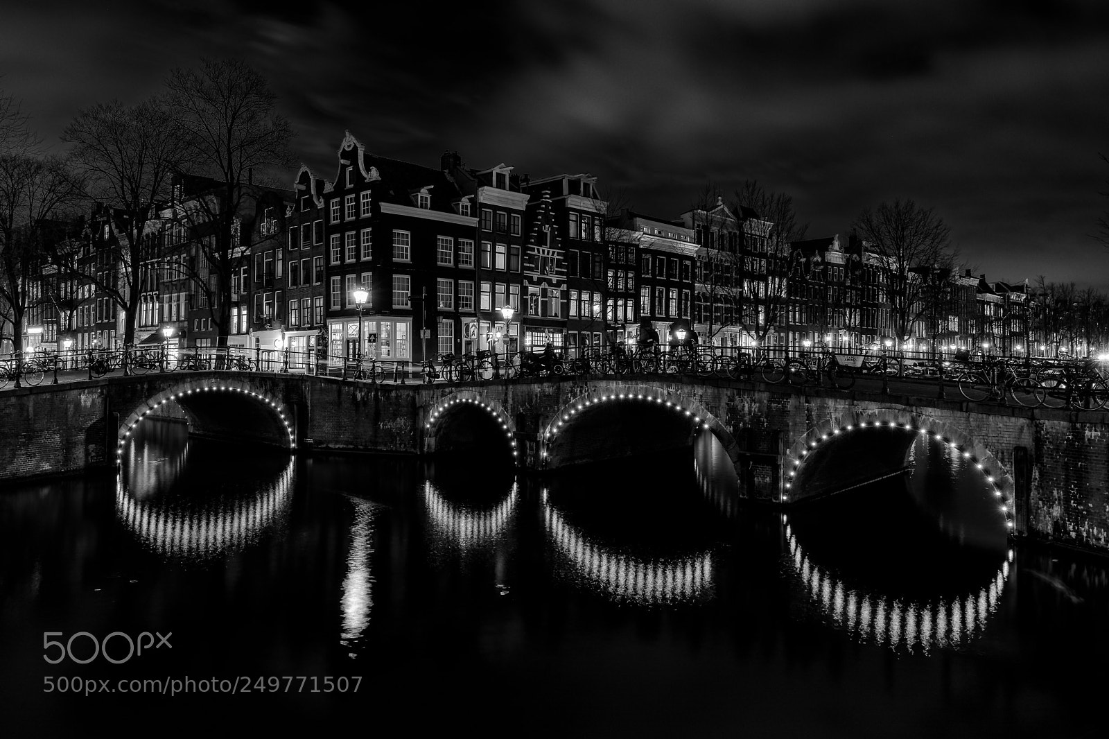 Canon EOS 5D Mark IV sample photo. Channels by night in photography
