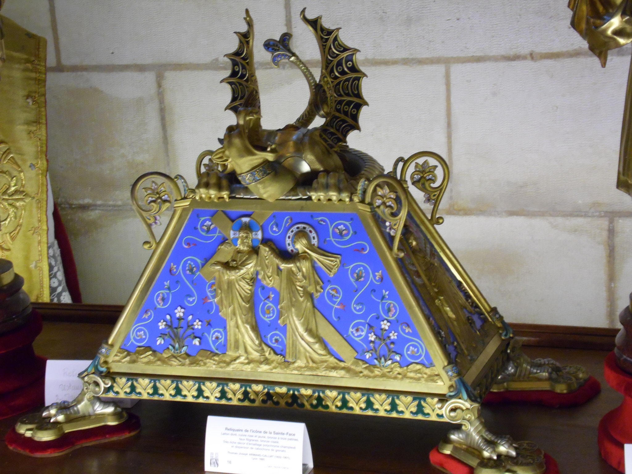 Samsung WB100/  WB101 sample photo. Reliquaire de la cathédrale de laon photography