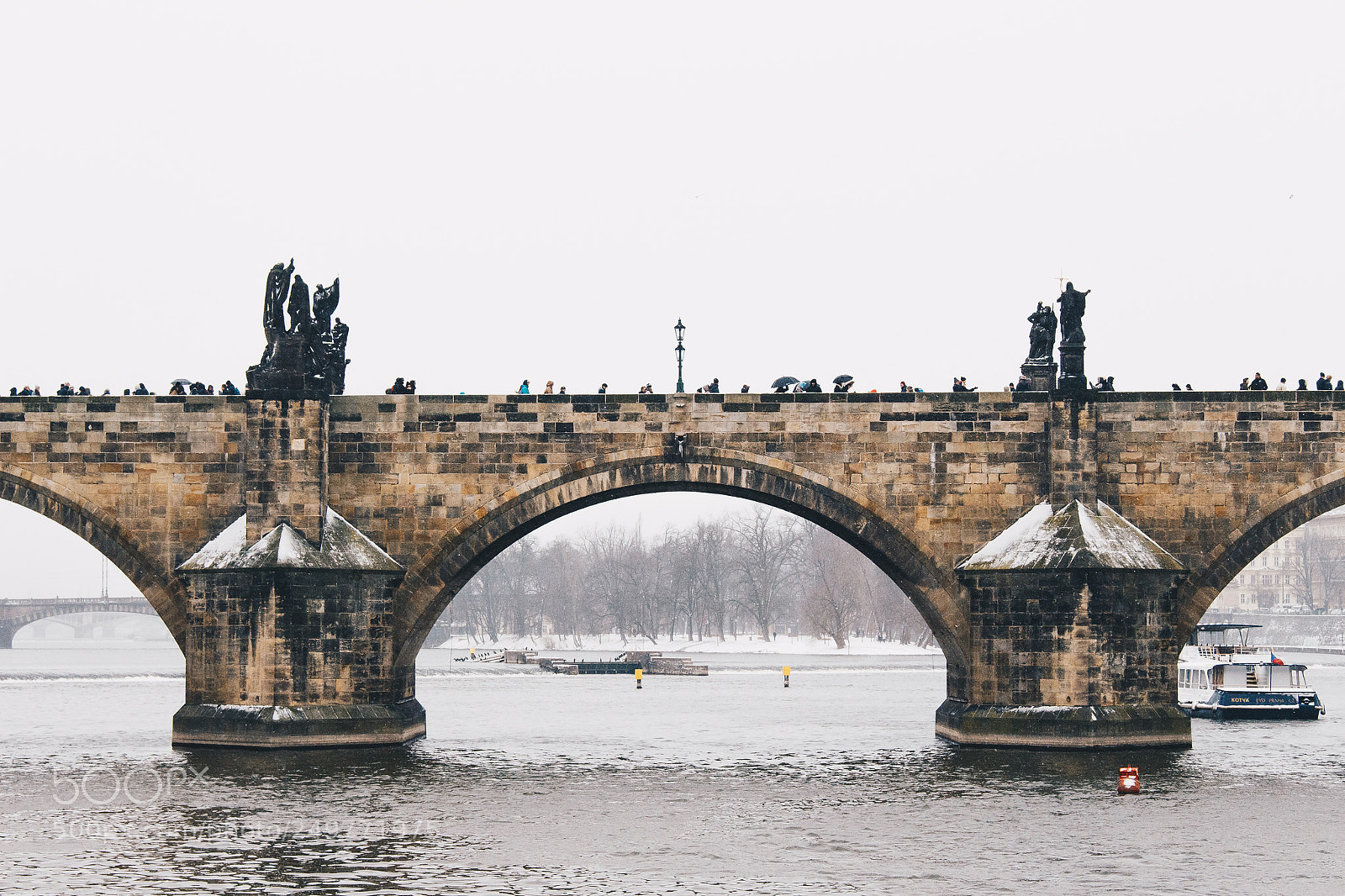 Canon EOS 700D (EOS Rebel T5i / EOS Kiss X7i) sample photo. Charles bridge photography